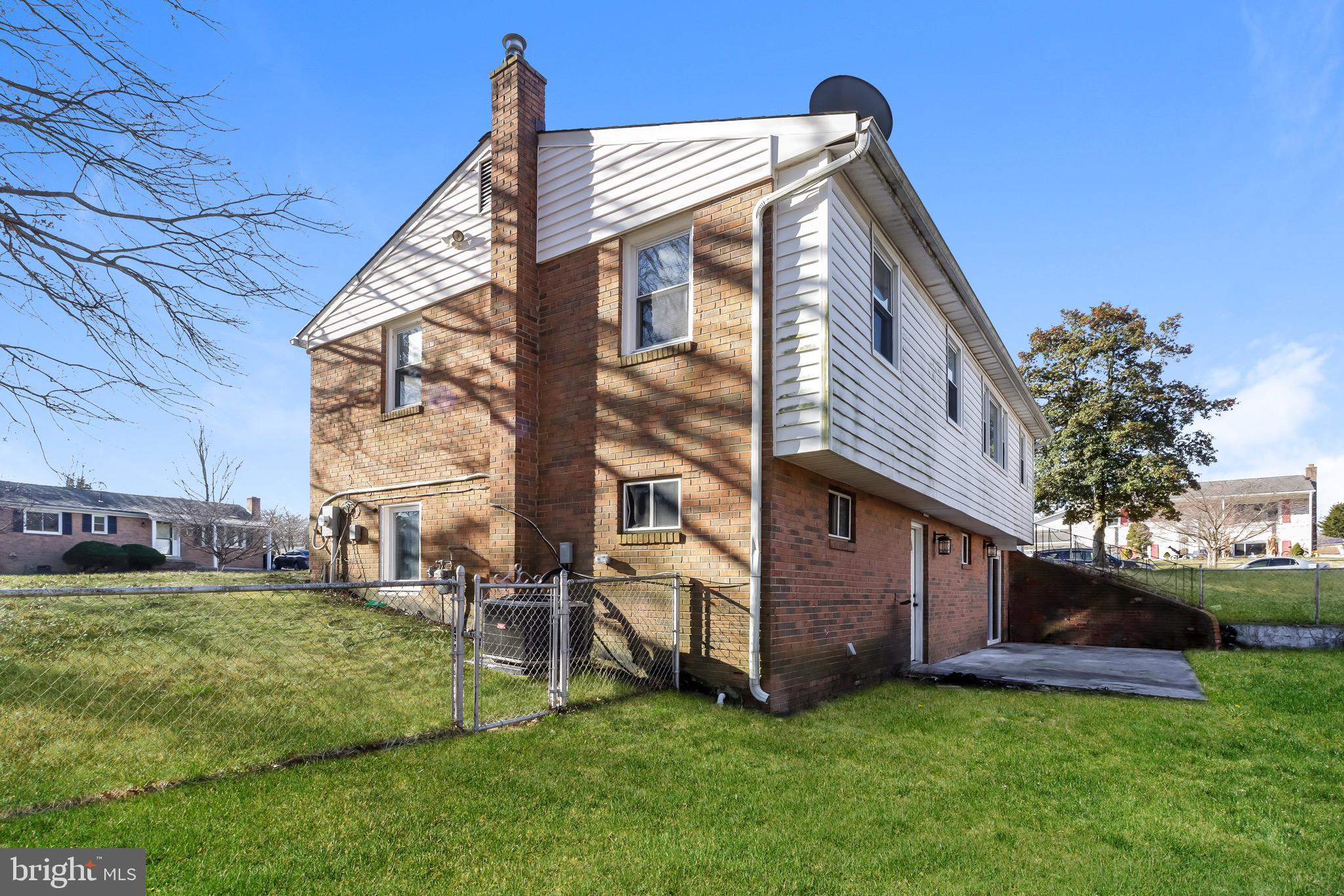 ESTONIAN ESTATES - Residential Lease