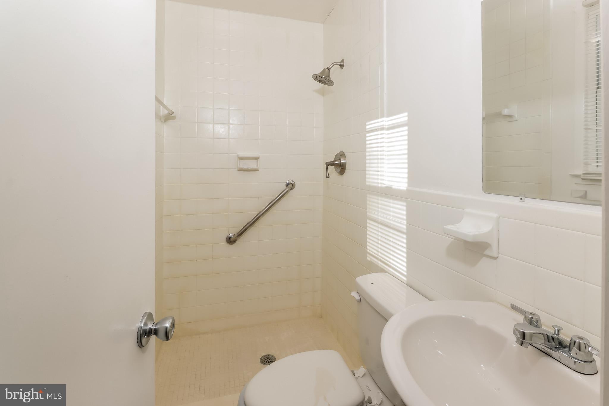 ESTONIAN ESTATES - Residential Lease