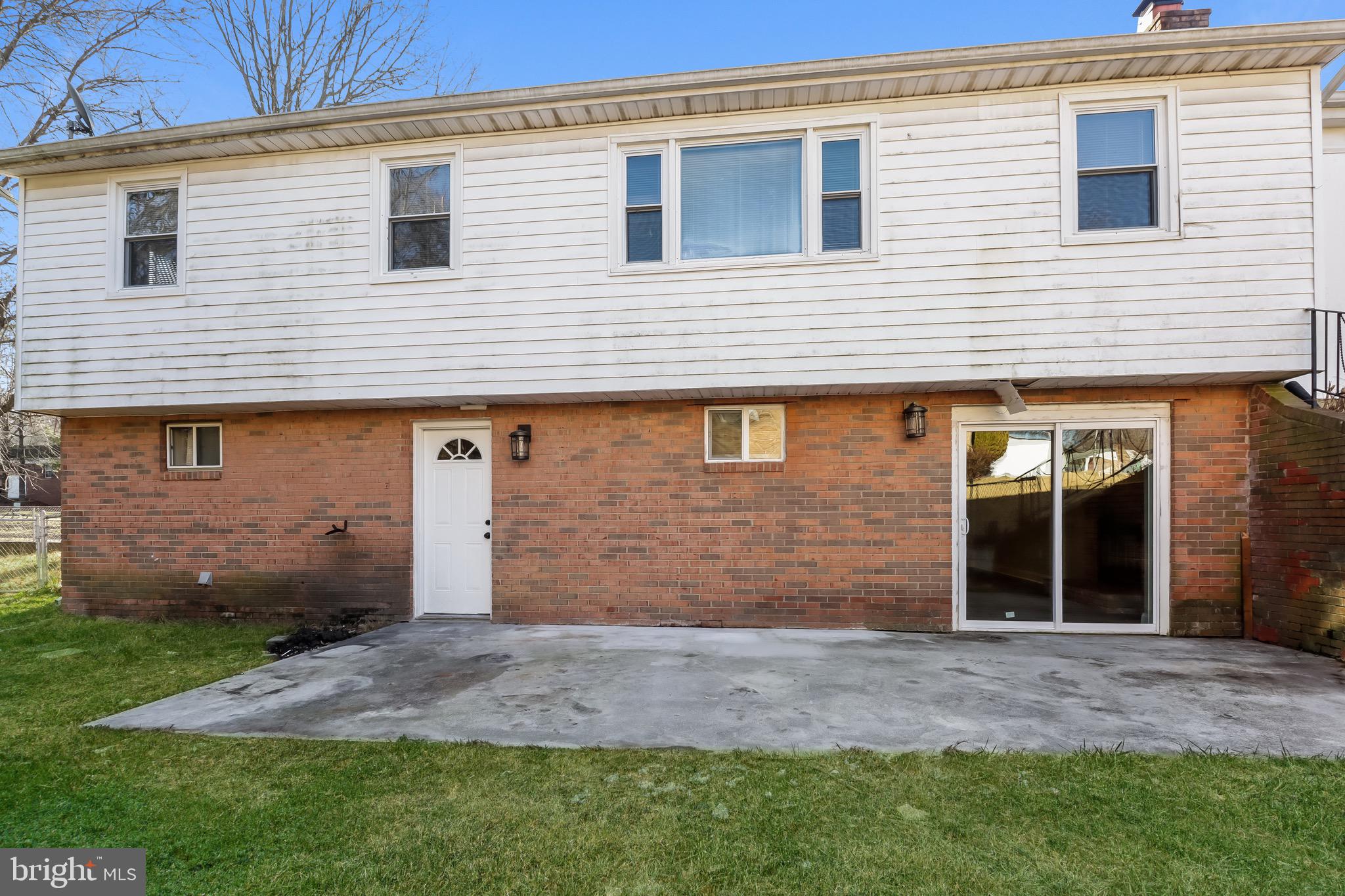 ESTONIAN ESTATES - Residential Lease