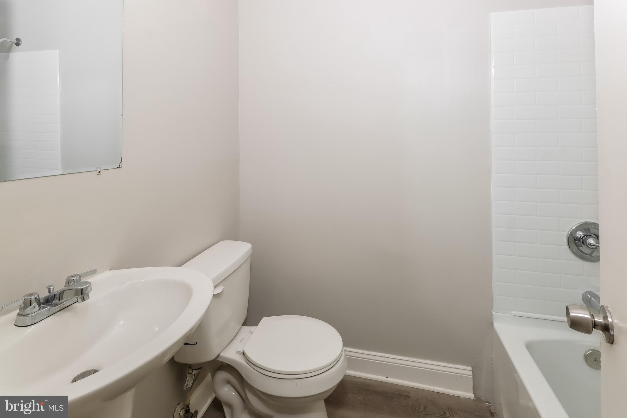 ESTONIAN ESTATES - Residential Lease