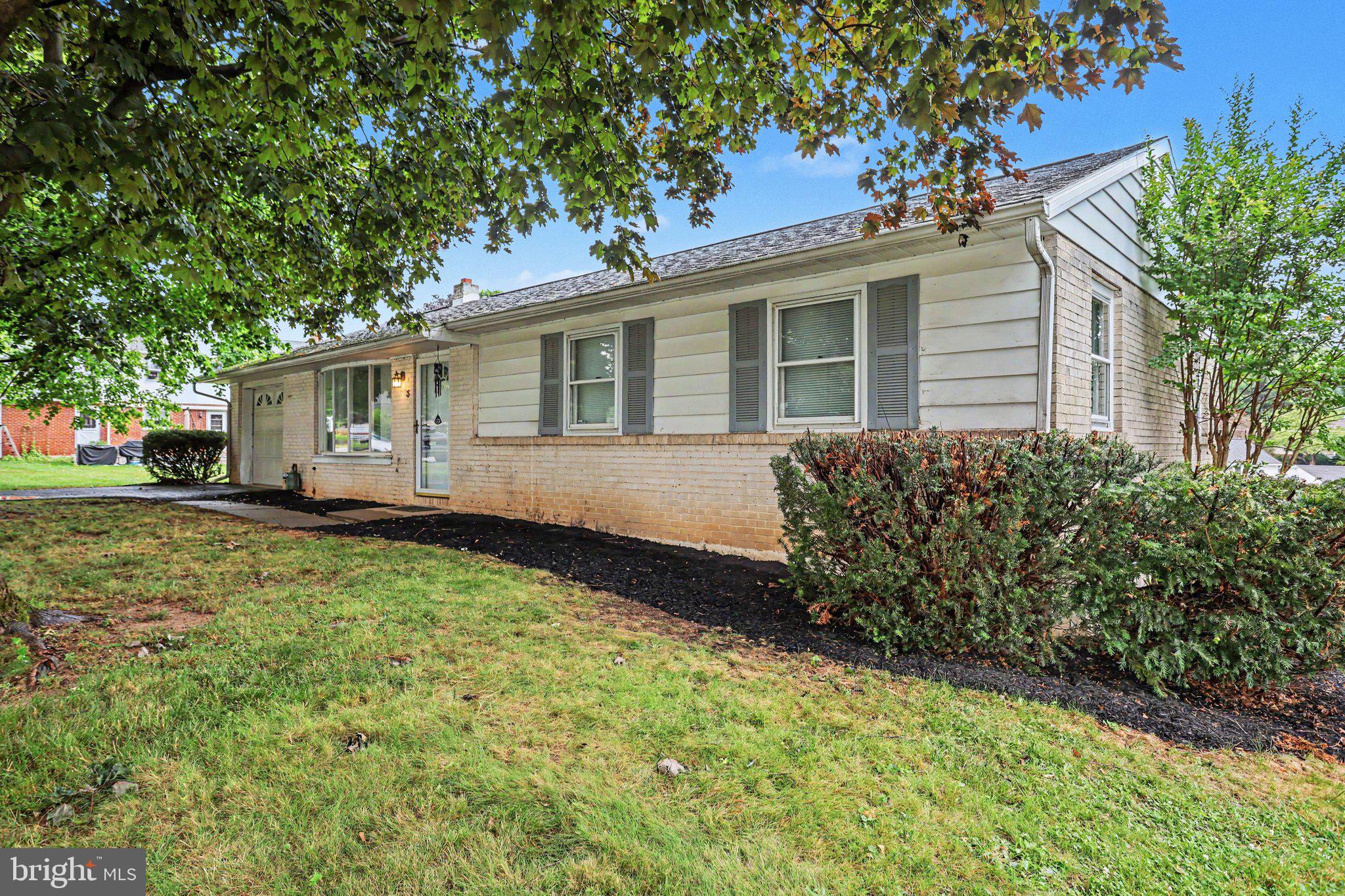 3 LEXINGTON DRIVE