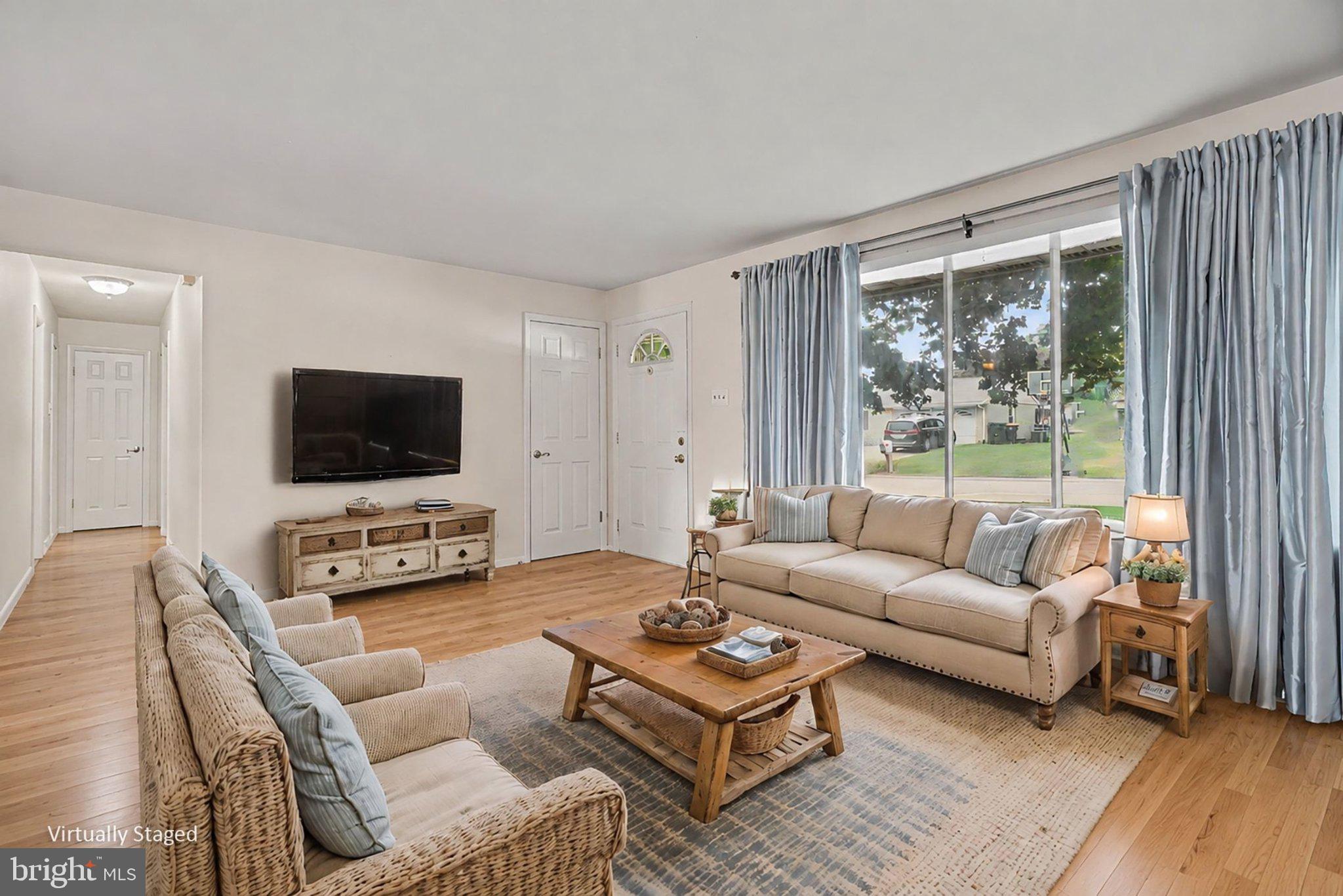 3 LEXINGTON DRIVE