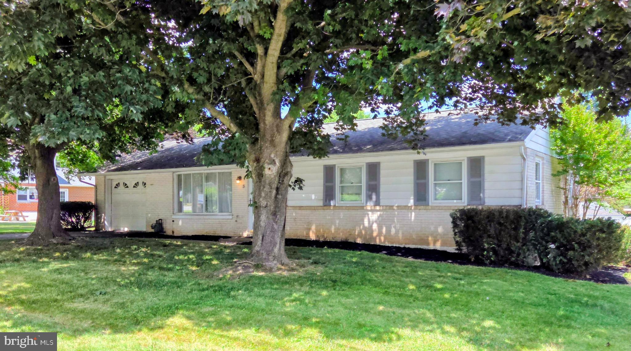 3 LEXINGTON DRIVE