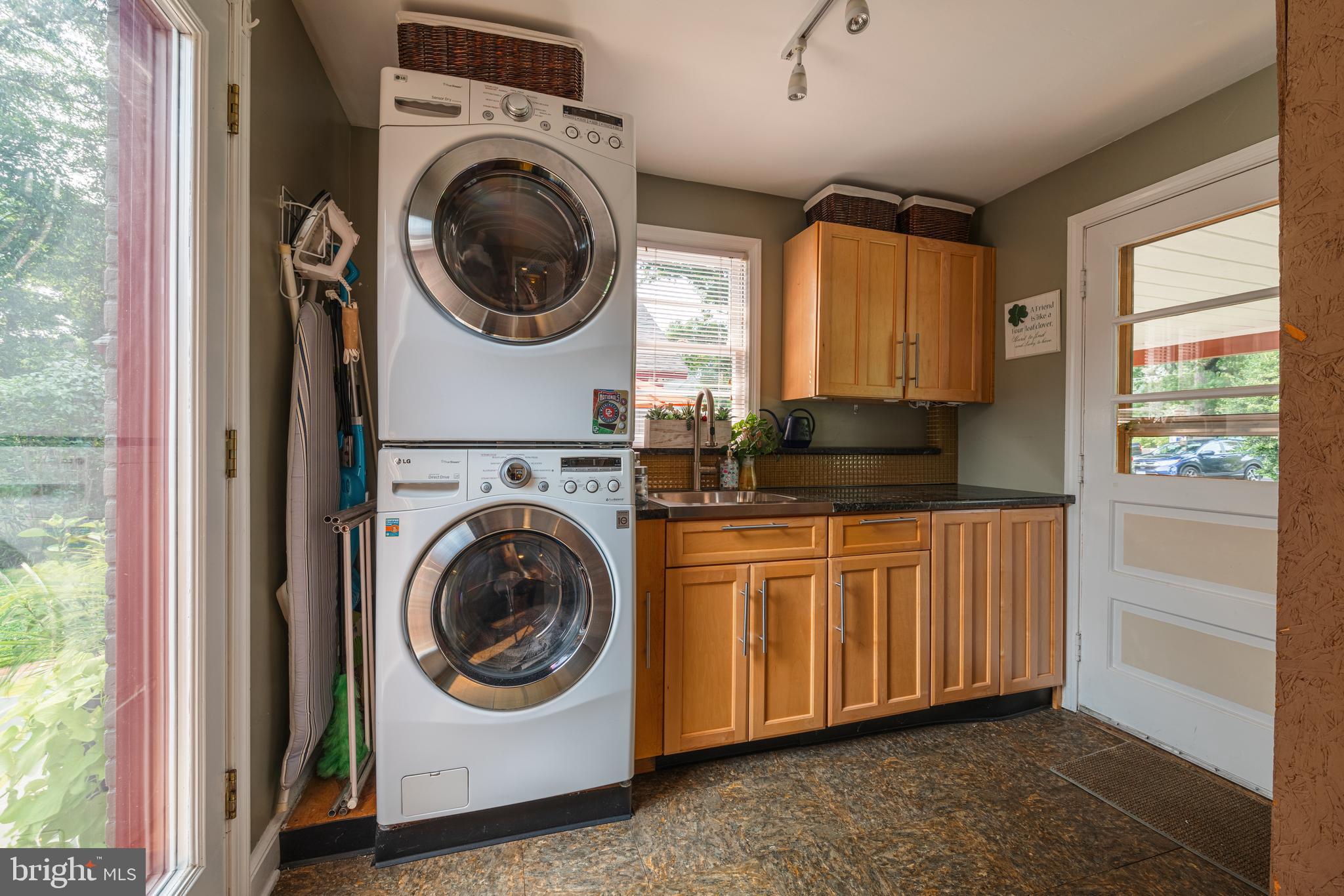 LINCOLNIA PARK - Residential