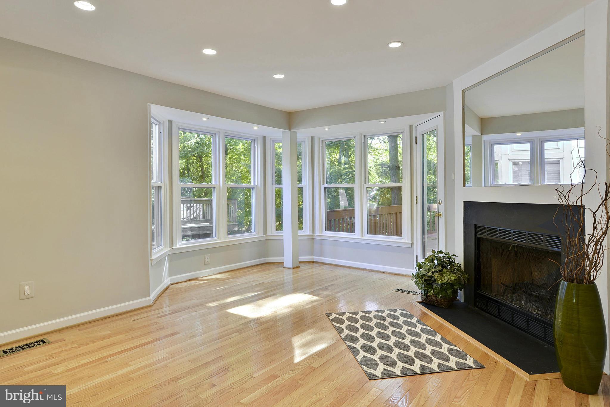 RESTON - Residential