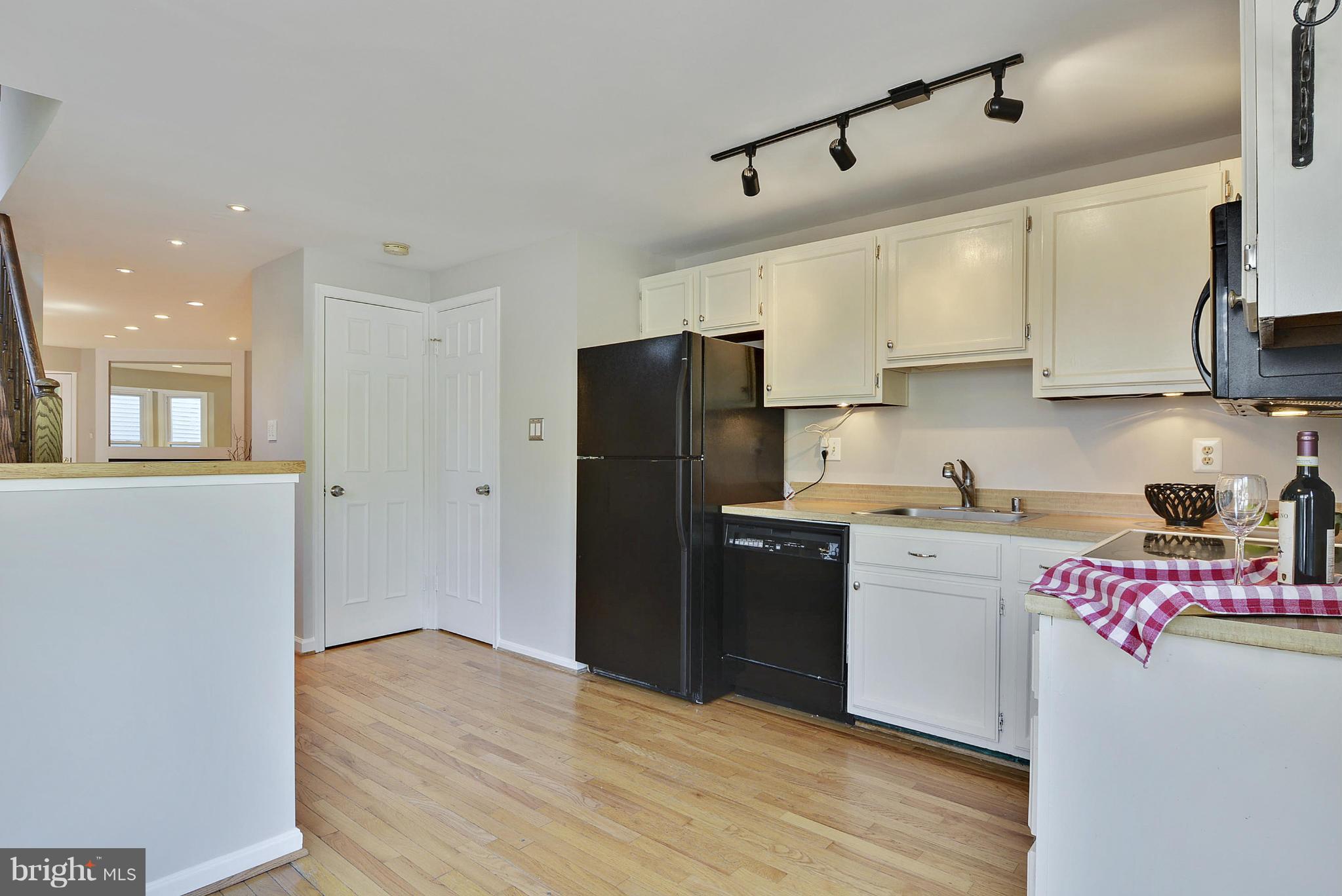 RESTON - Residential