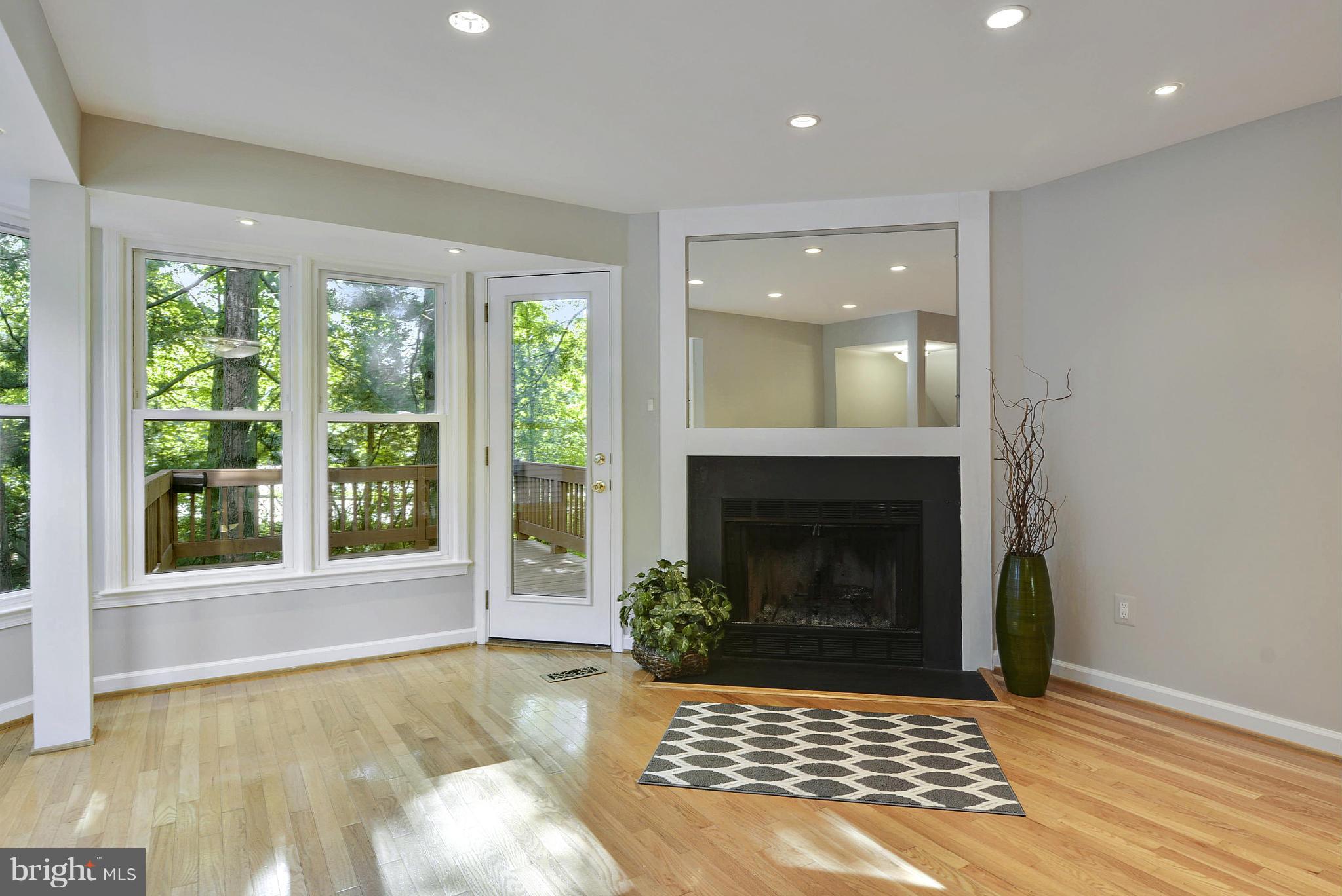 RESTON - Residential