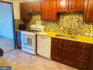 PARKSIDE PLAZA CODM - Residential Lease