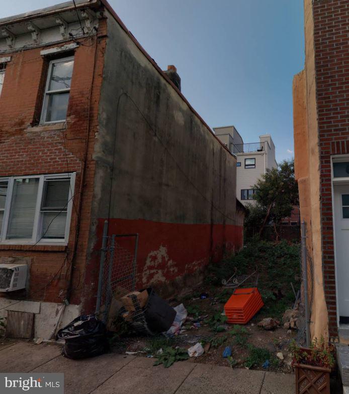 DEVELOPER ALERT!
Rare opportunity to build new construction in the heart of South Philadelphia.
This RSA-5 zoned lot comes with fully approved architectural plans and permits for a 4-story single-family home with a roof deck and finished basement.
Proposed Plans Include:
- 3 Bedrooms, 2.5 Bathrooms
- Open-concept kitchen & living space
- Private rear yard
- Roof access with skyline views
- Finished basement with utility/storage
NOTE: The property will be sold in AS-IS condition. The buyer is responsible for U&O.