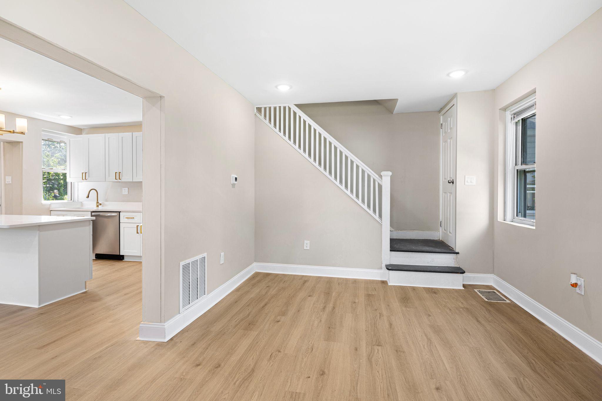 212 NEW BROADWAY