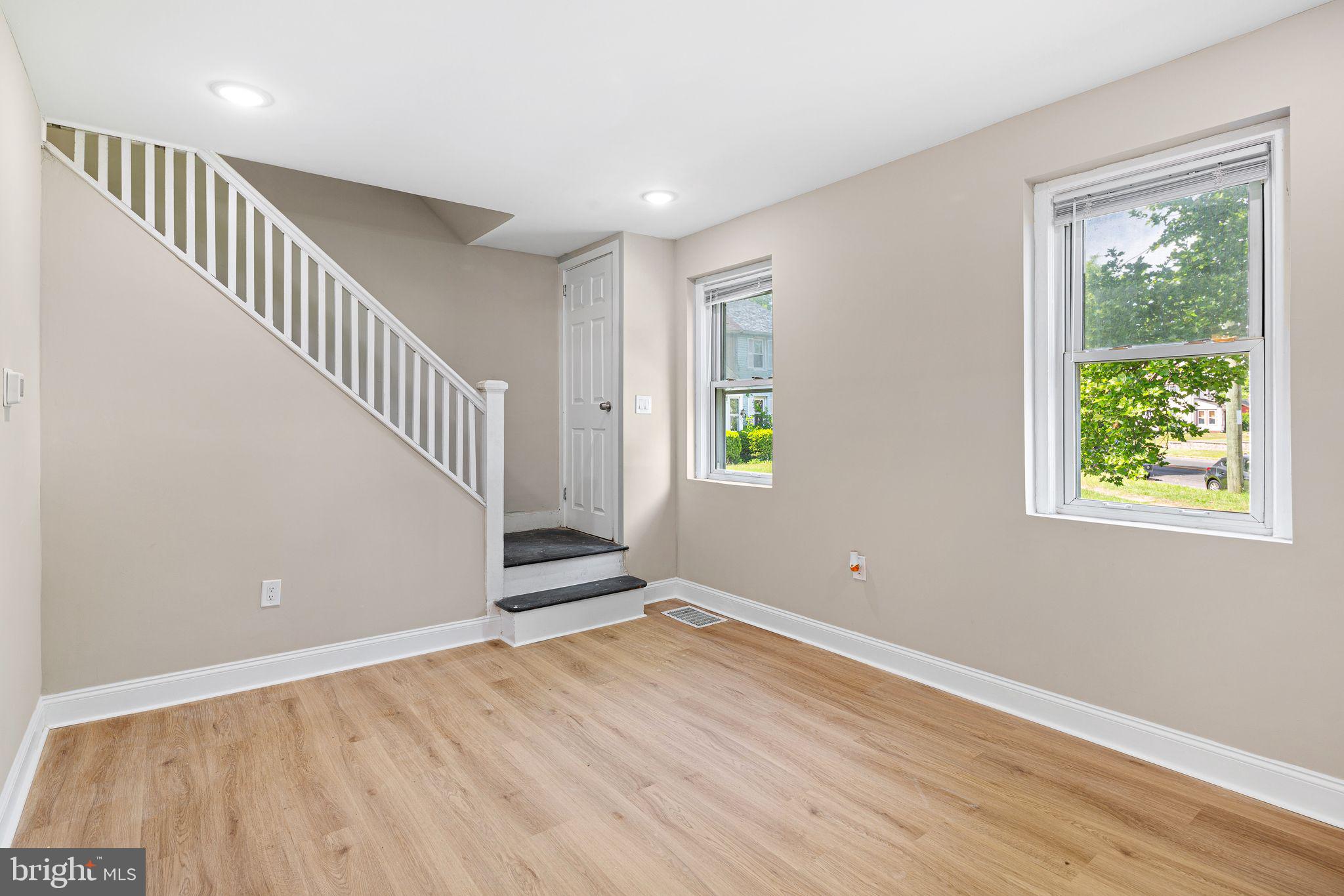 212 NEW BROADWAY