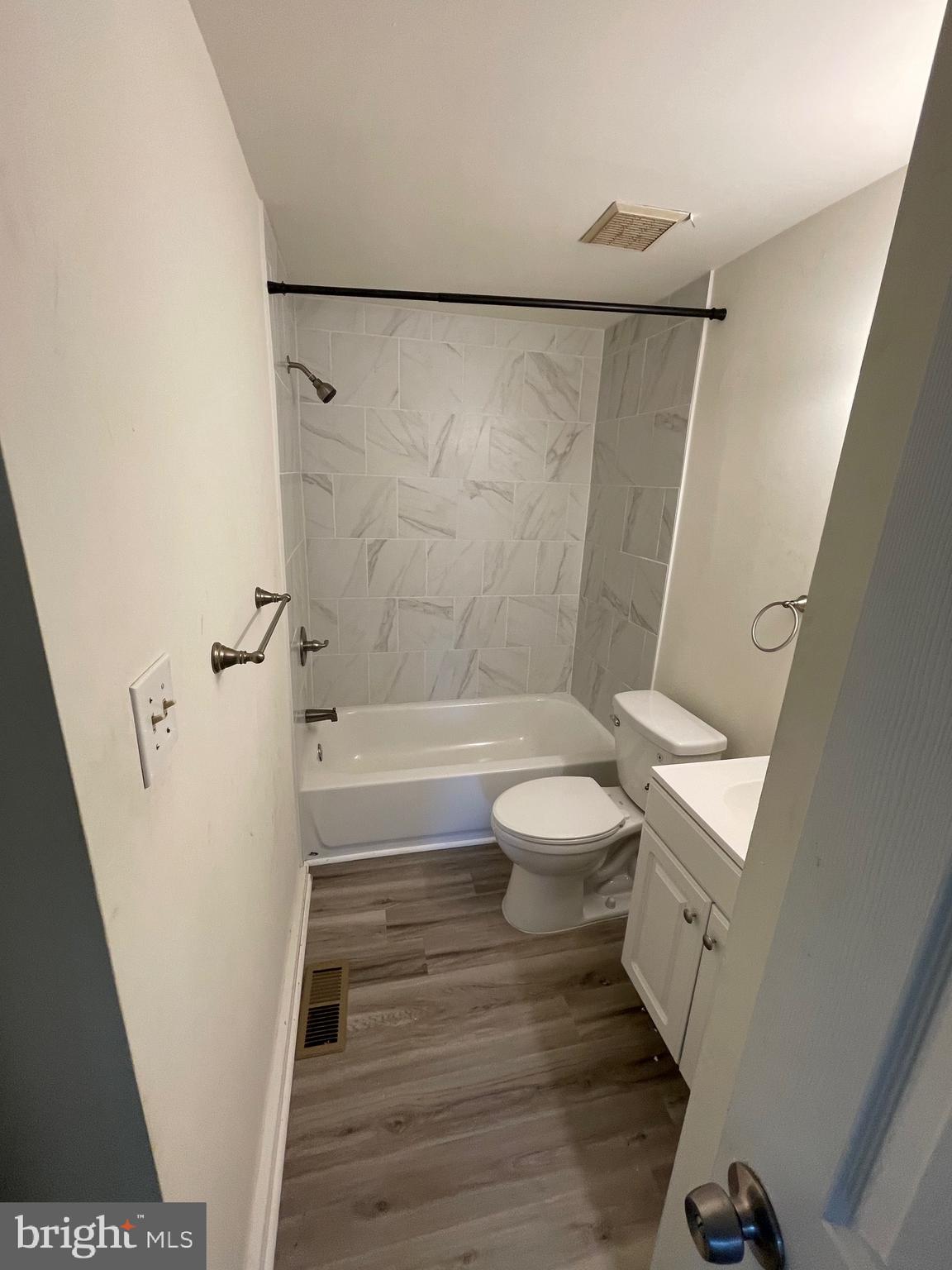 VAN DYKE MANOR - Residential