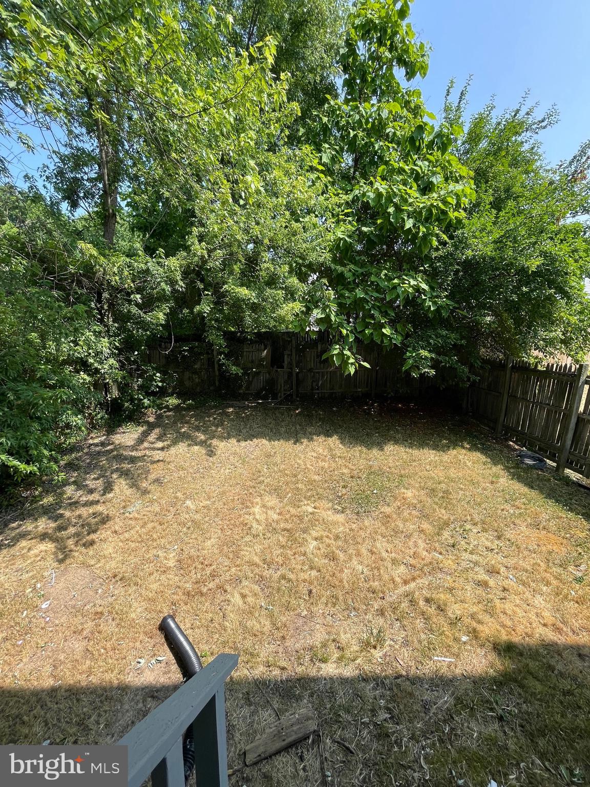 VAN DYKE MANOR - Residential