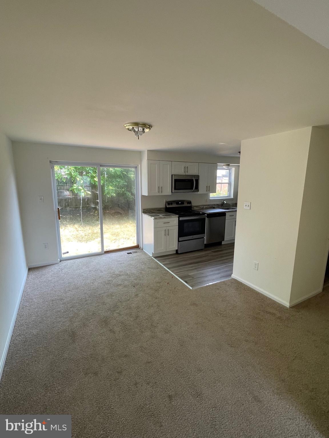 VAN DYKE MANOR - Residential