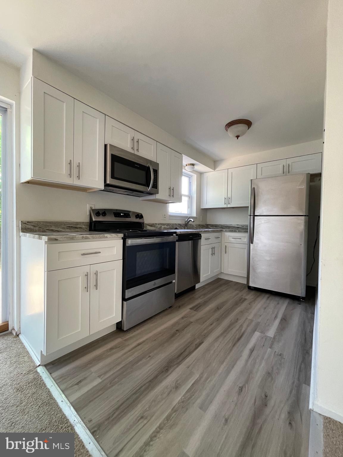 VAN DYKE MANOR - Residential