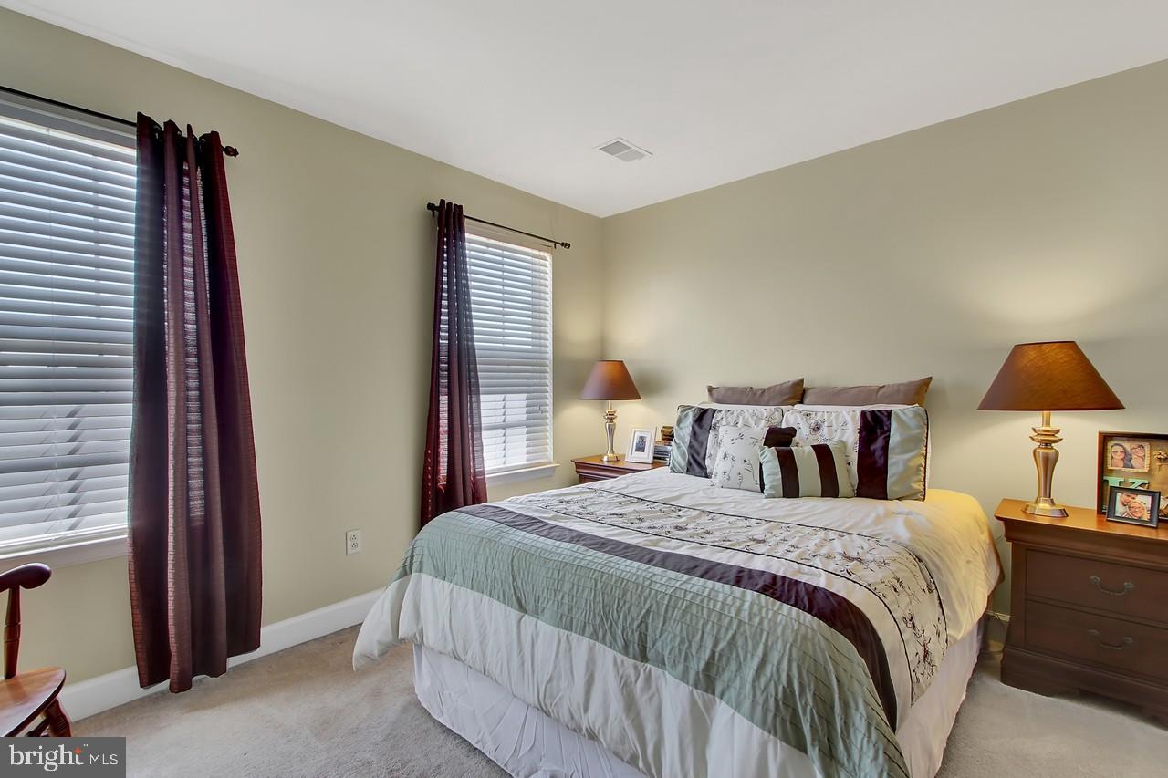 HIGH POINTE - Residential