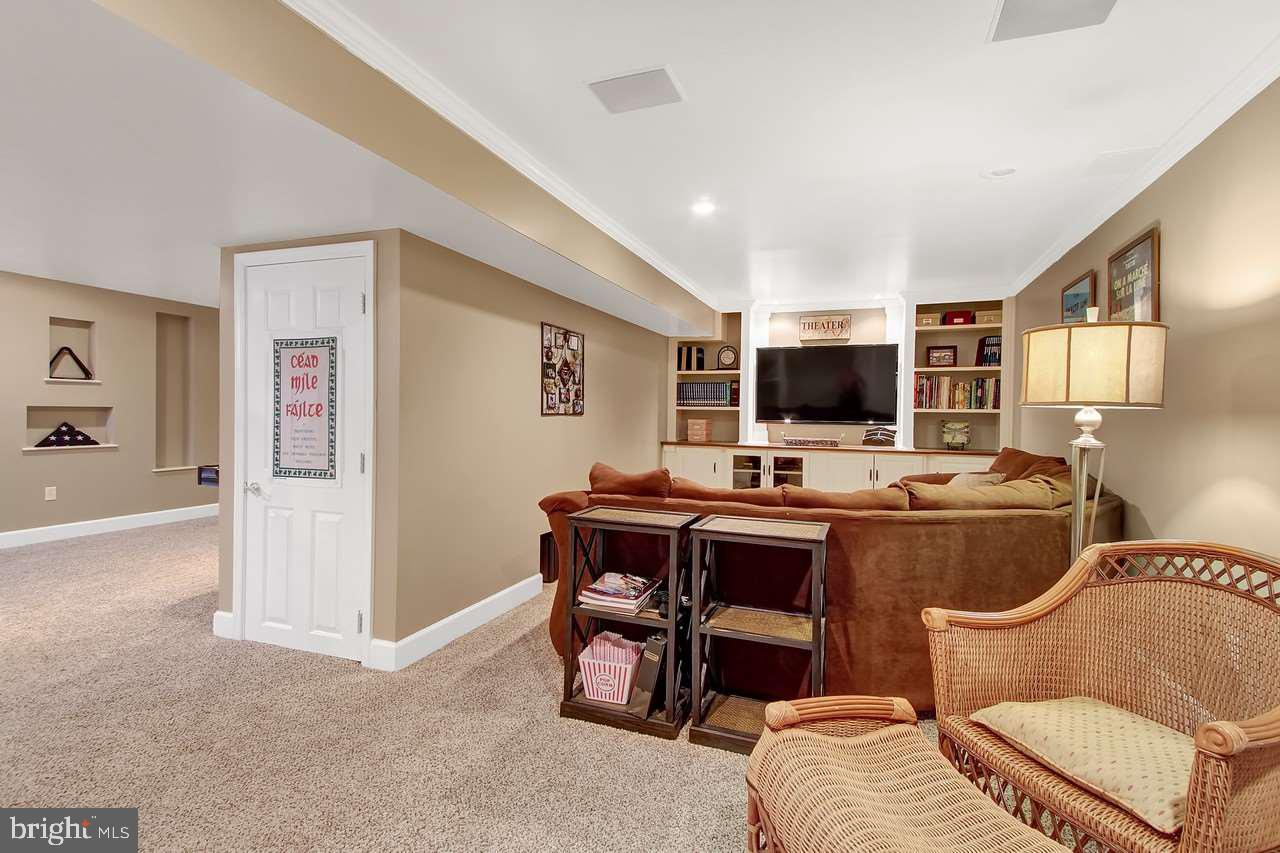 HIGH POINTE - Residential