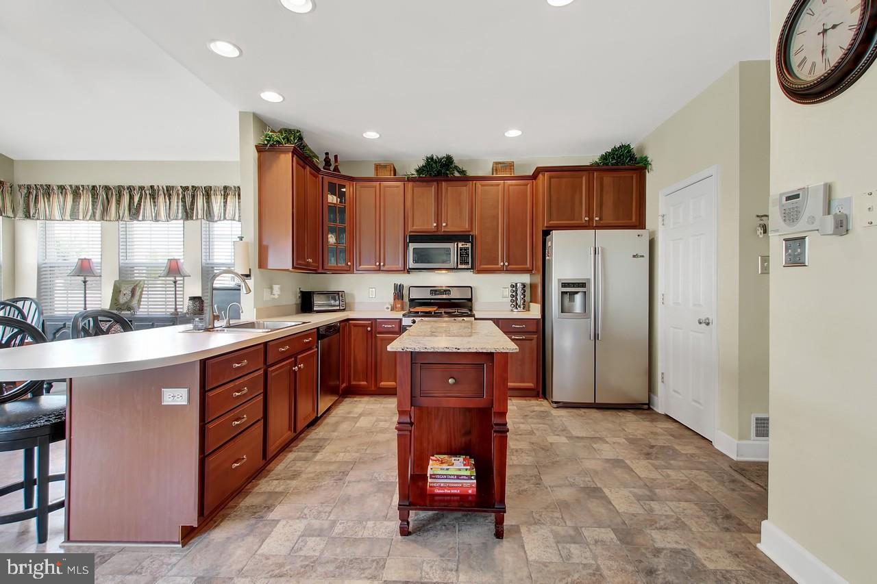 HIGH POINTE - Residential