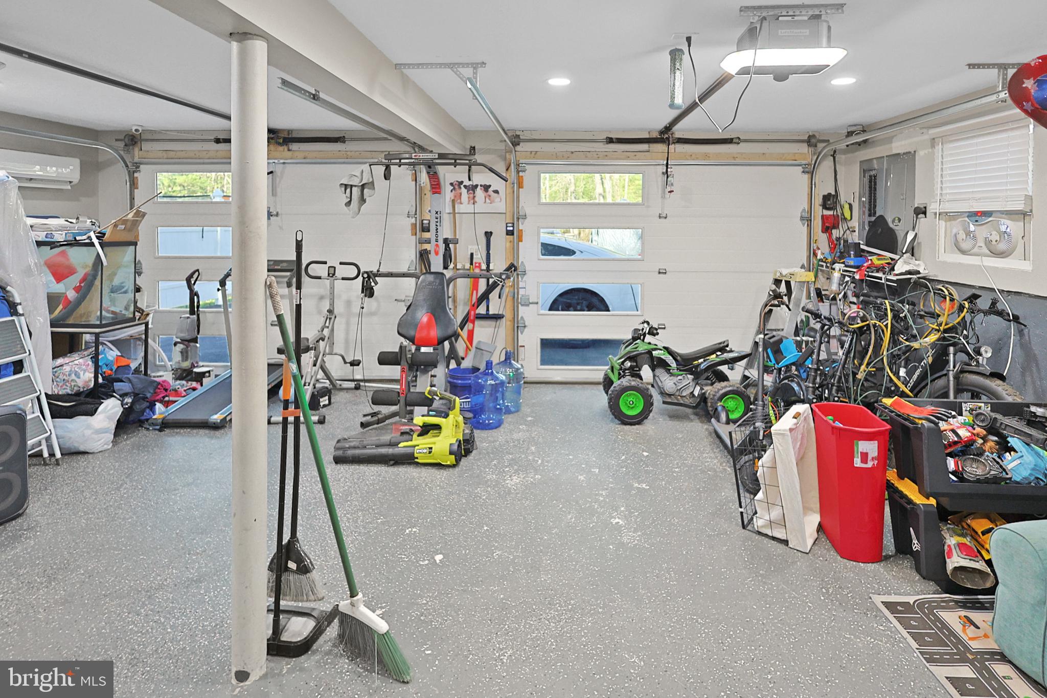 EVERGREEN LAKE - Residential