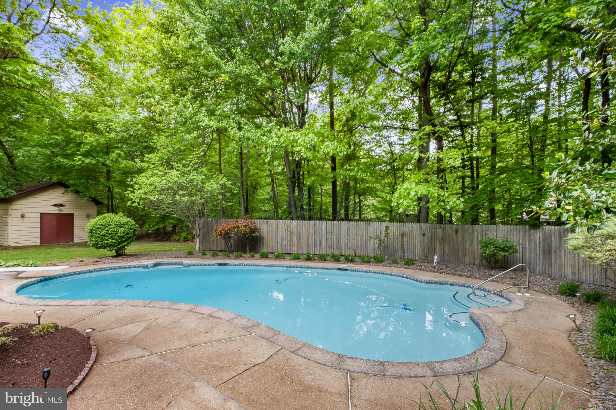 QUEEN ANNE WOODS - Residential