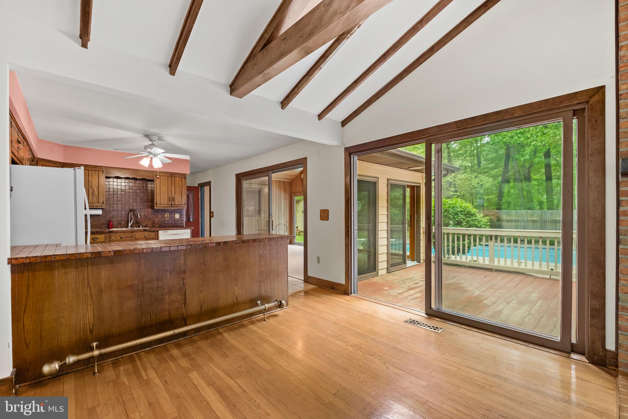 QUEEN ANNE WOODS - Residential