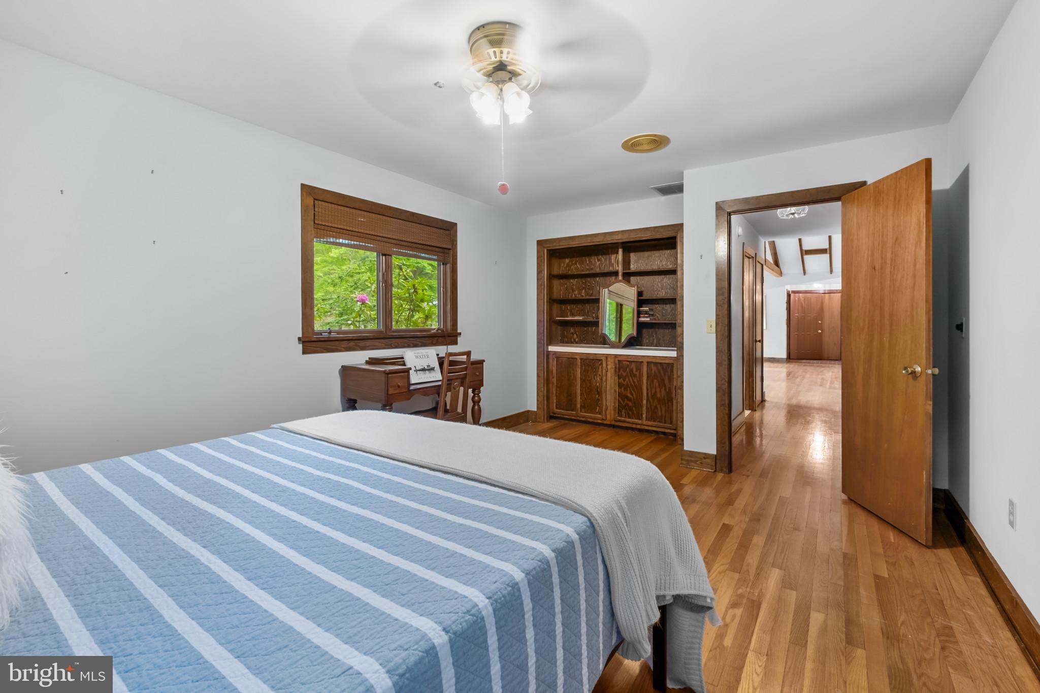 QUEEN ANNE WOODS - Residential