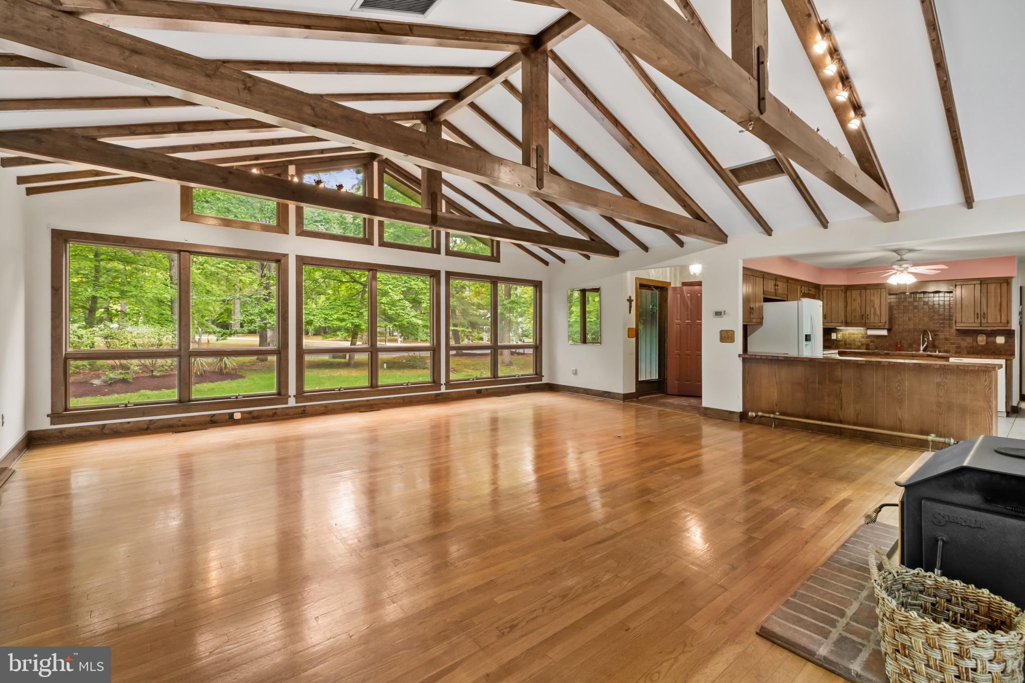 QUEEN ANNE WOODS - Residential