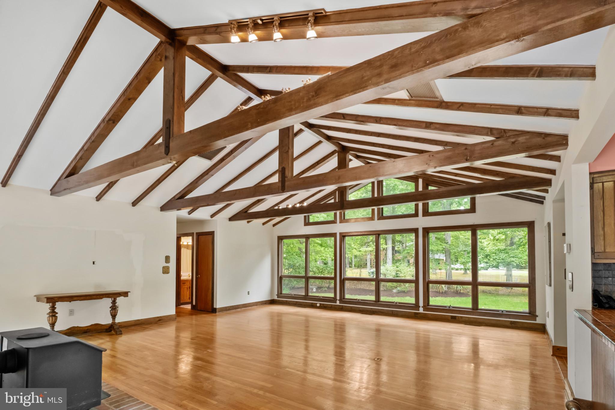 QUEEN ANNE WOODS - Residential