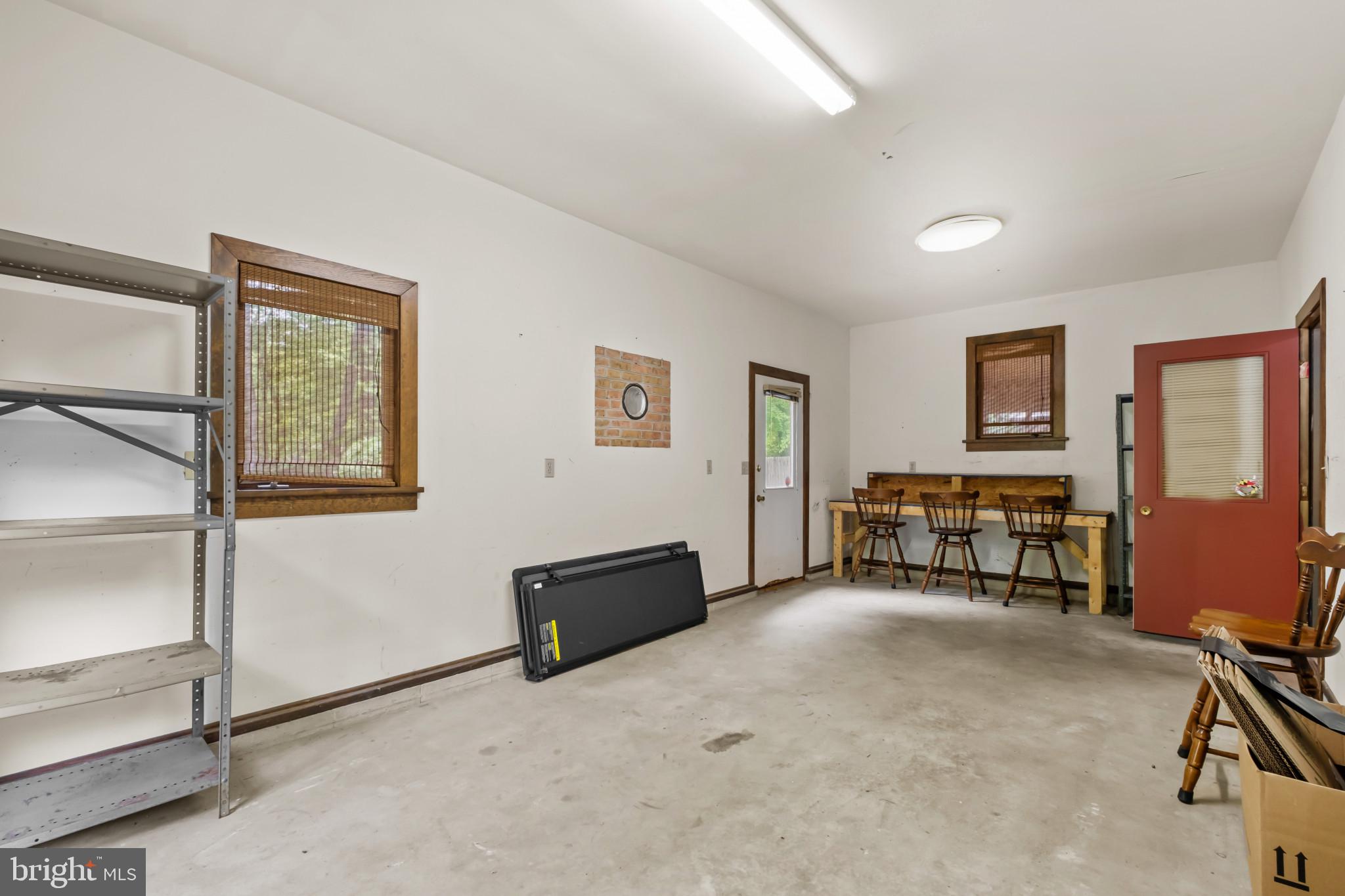 QUEEN ANNE WOODS - Residential