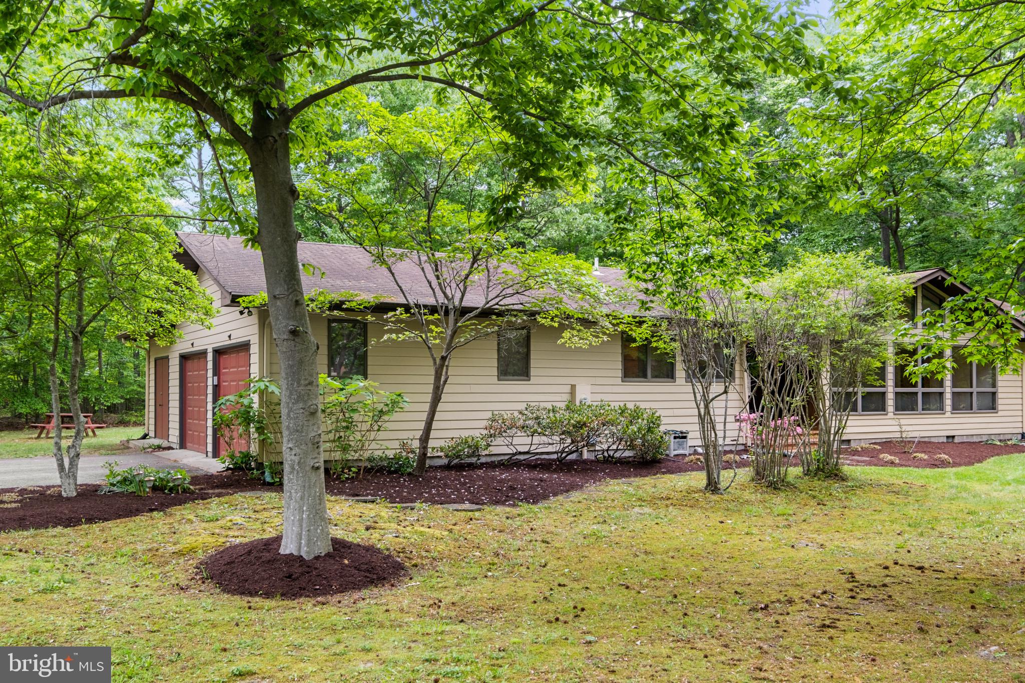 QUEEN ANNE WOODS - Residential