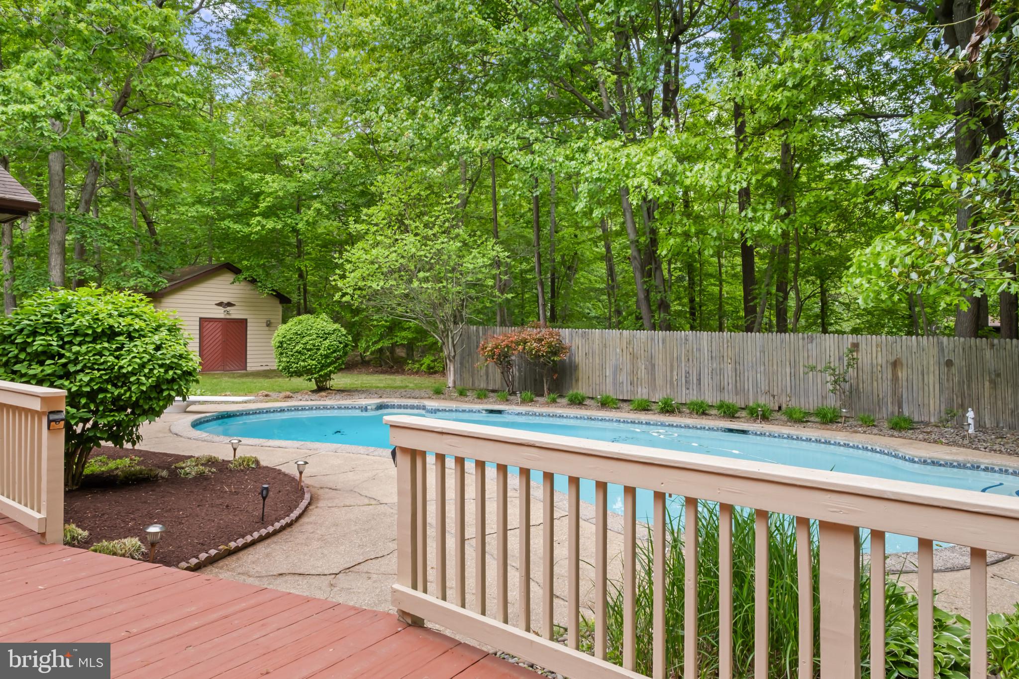 QUEEN ANNE WOODS - Residential
