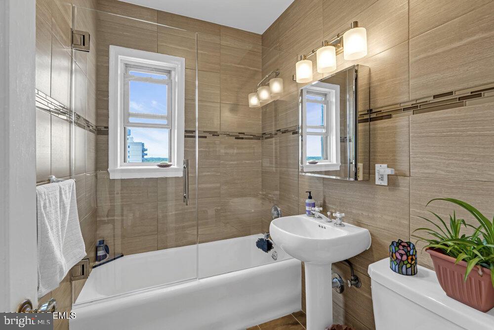 400 DEAL LAKE DRIVE 8F