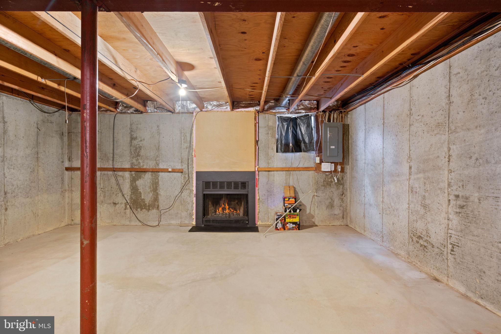 PROMONTORY OAKS - Residential