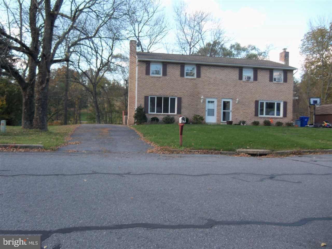 Great, Updated Townhome in Kingsbrook. New Paint, New Floor Coverings, New Appliances, Granite Counter Tops, and more. Great Deck overlooks a small stream. This home is Move In Ready!! No Association Dues. Don't Wait! Seller is Licensed PA Real Estate Agent.