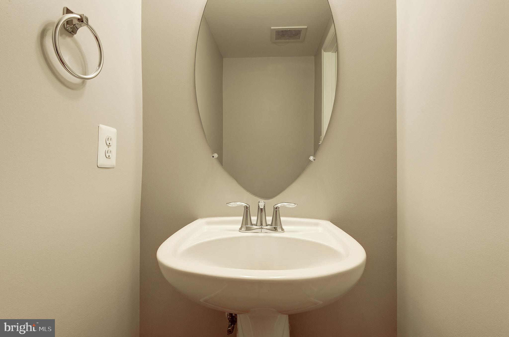 LANSDOWNE TOWN CENTER CONDOS - Residential