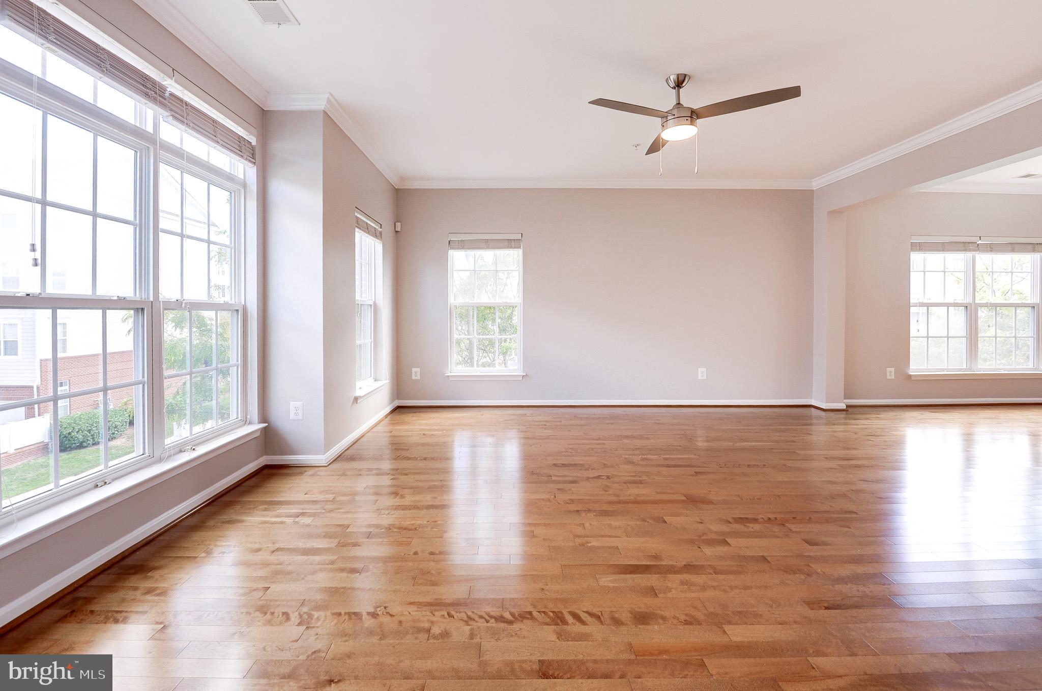 LANSDOWNE TOWN CENTER CONDOS - Residential