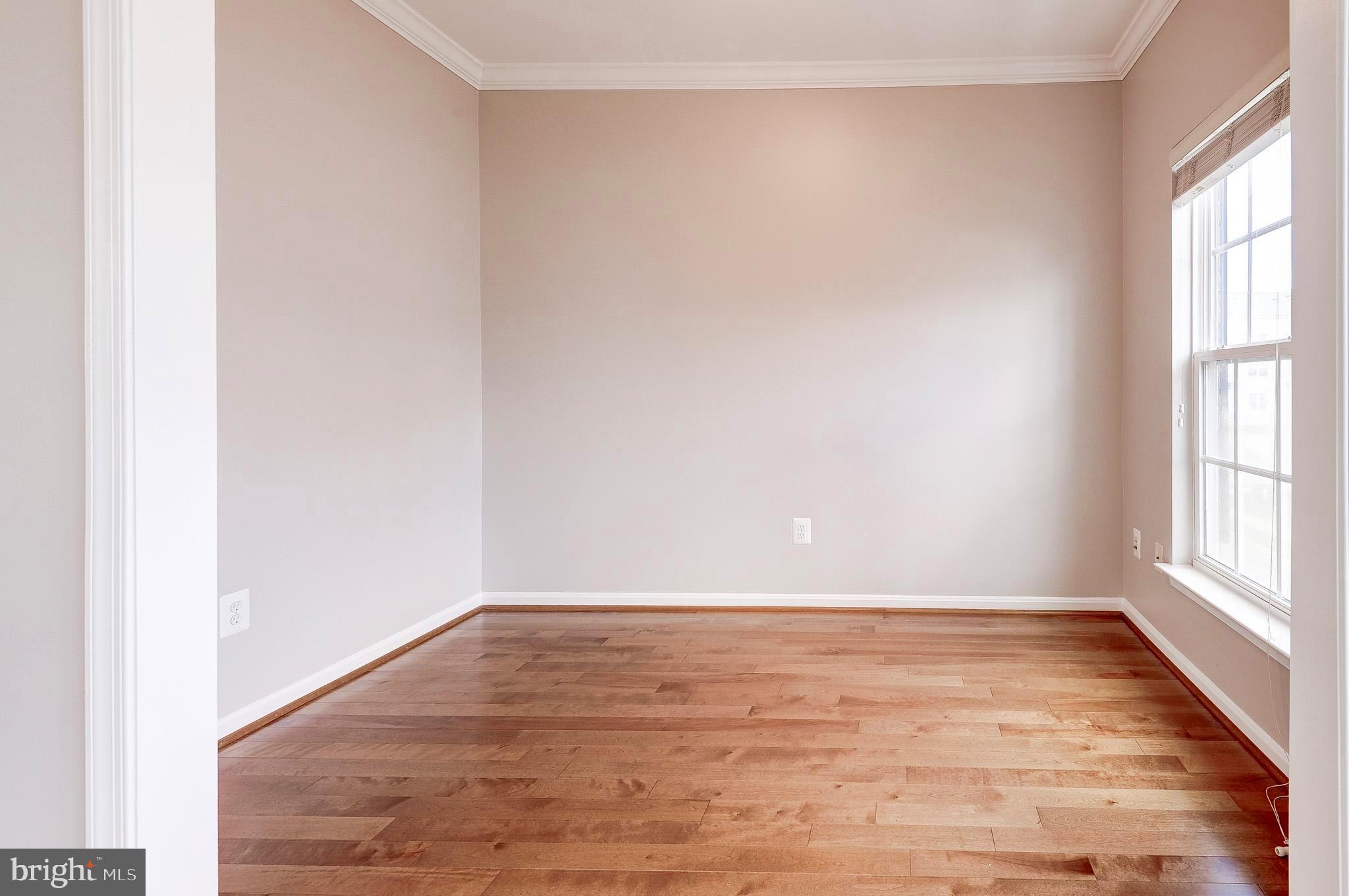 LANSDOWNE TOWN CENTER CONDOS - Residential