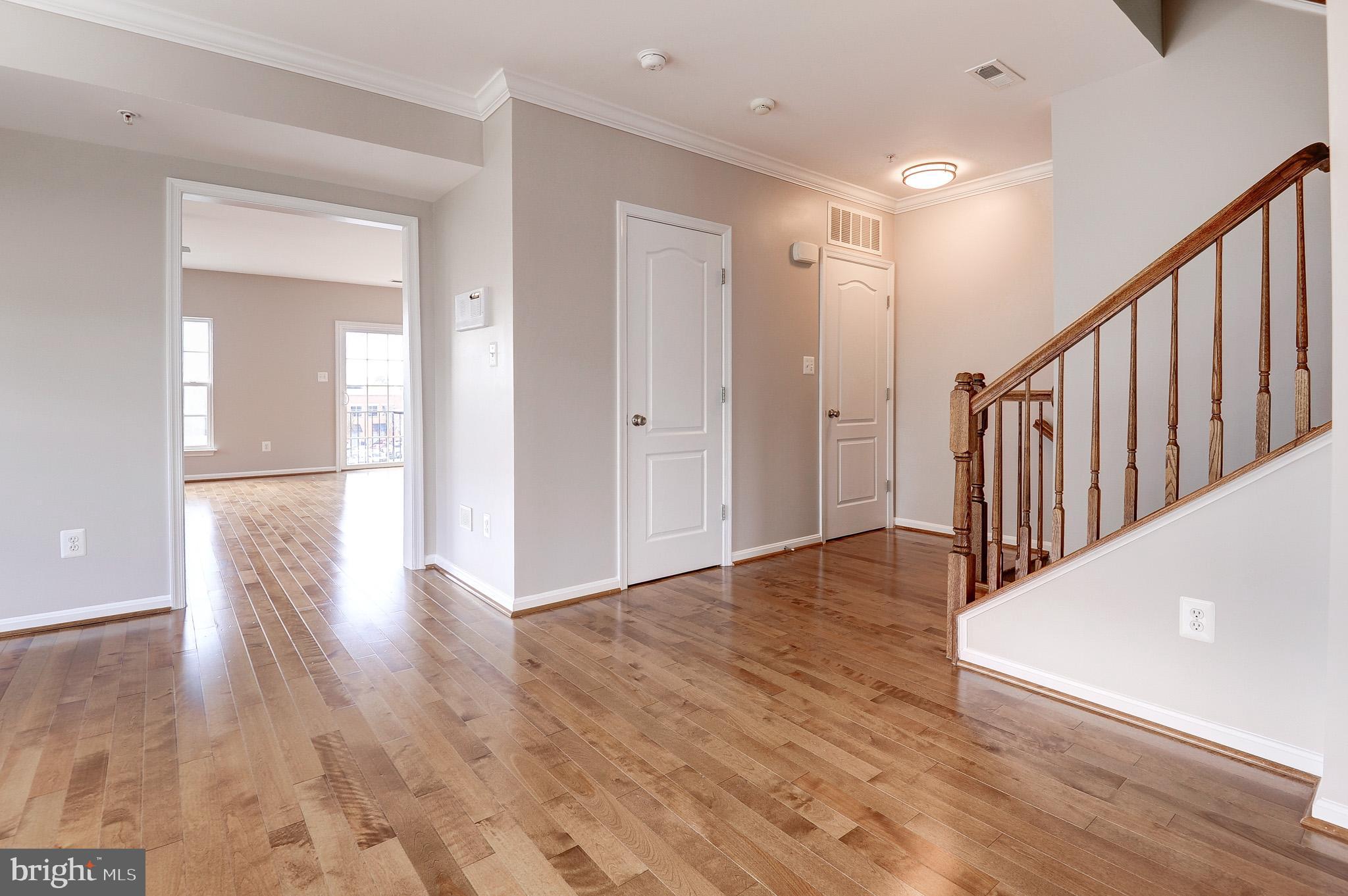 LANSDOWNE TOWN CENTER CONDOS - Residential