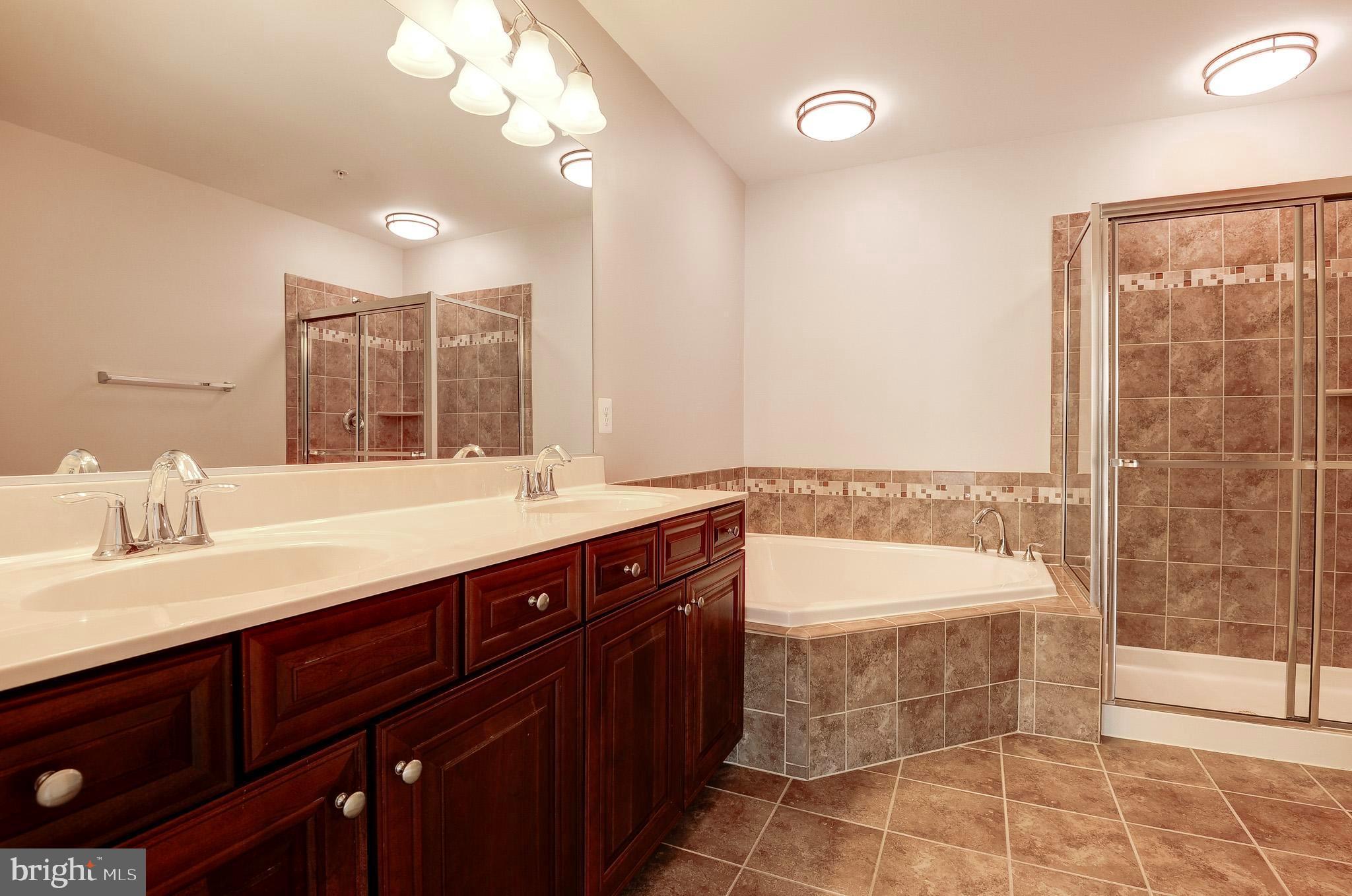 LANSDOWNE TOWN CENTER CONDOS - Residential