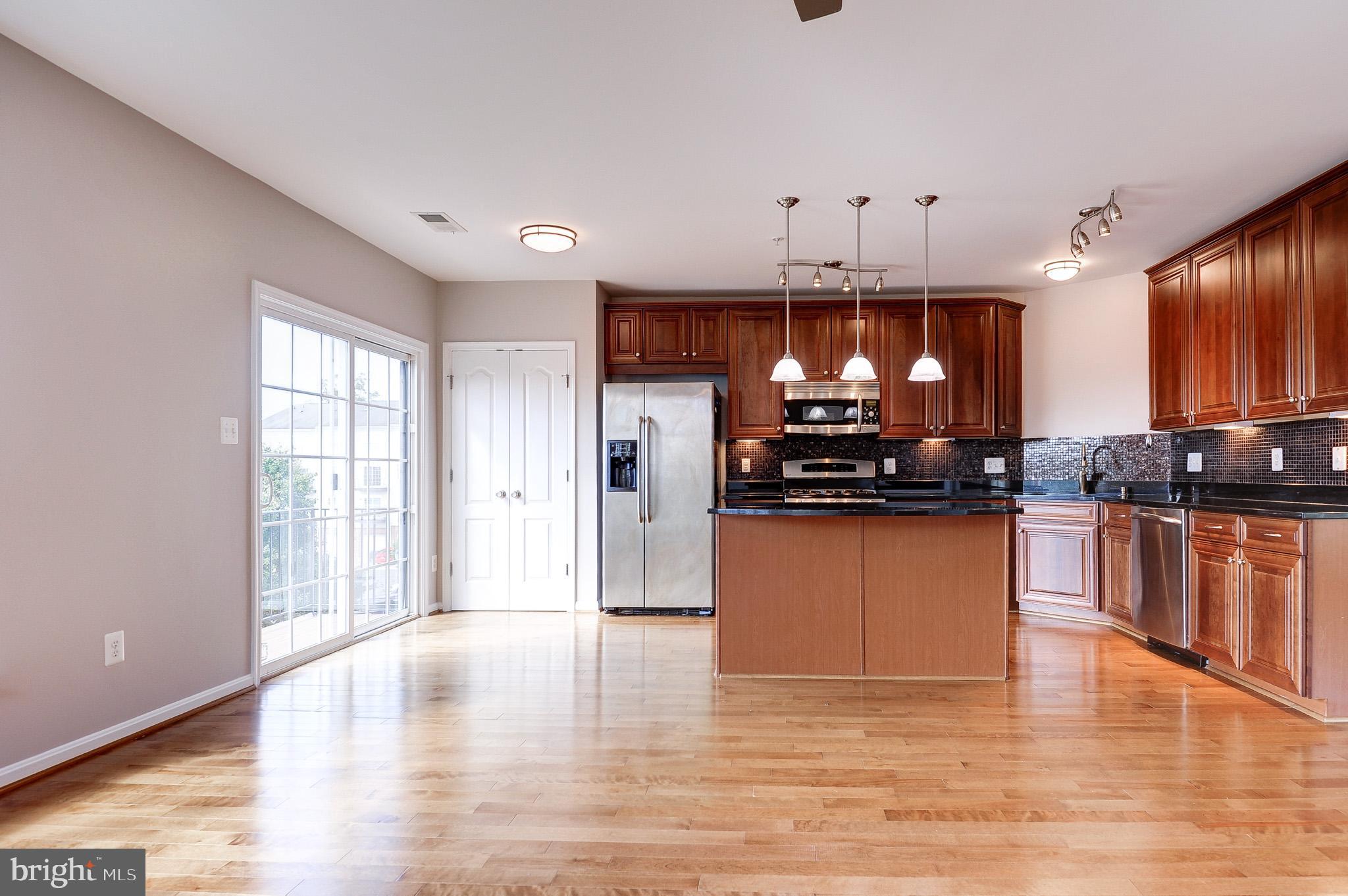 LANSDOWNE TOWN CENTER CONDOS - Residential