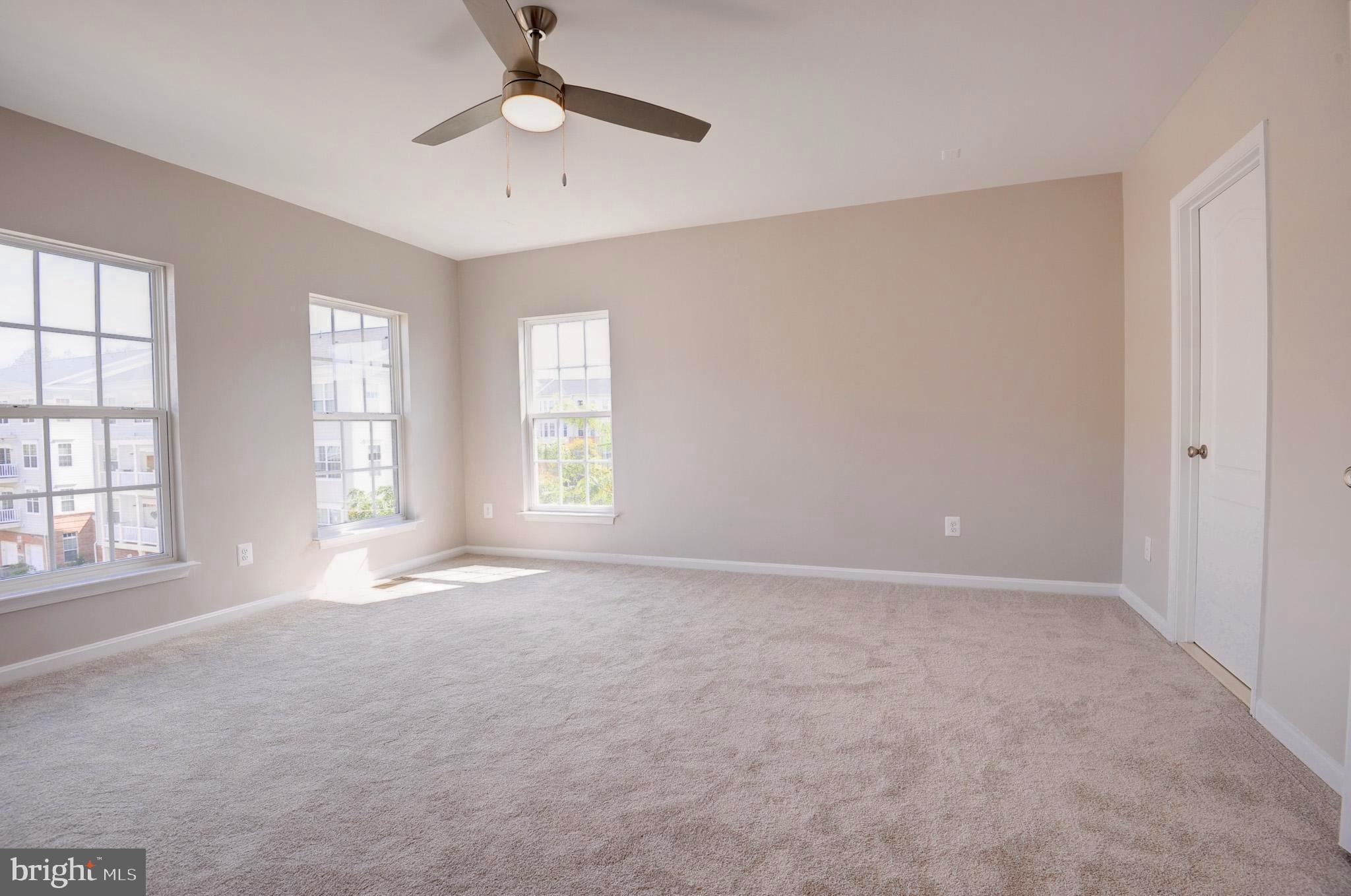 LANSDOWNE TOWN CENTER CONDOS - Residential