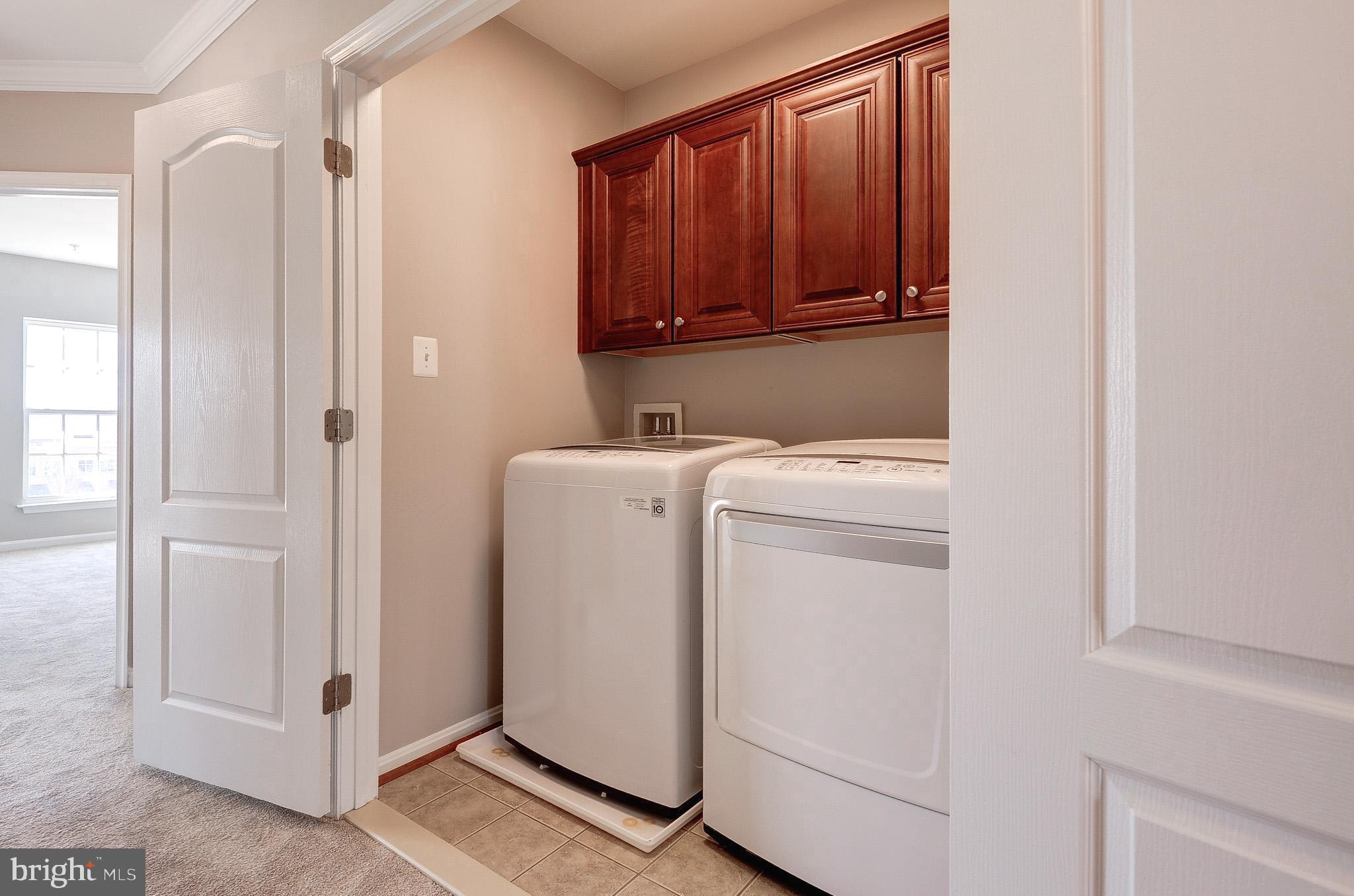 LANSDOWNE TOWN CENTER CONDOS - Residential