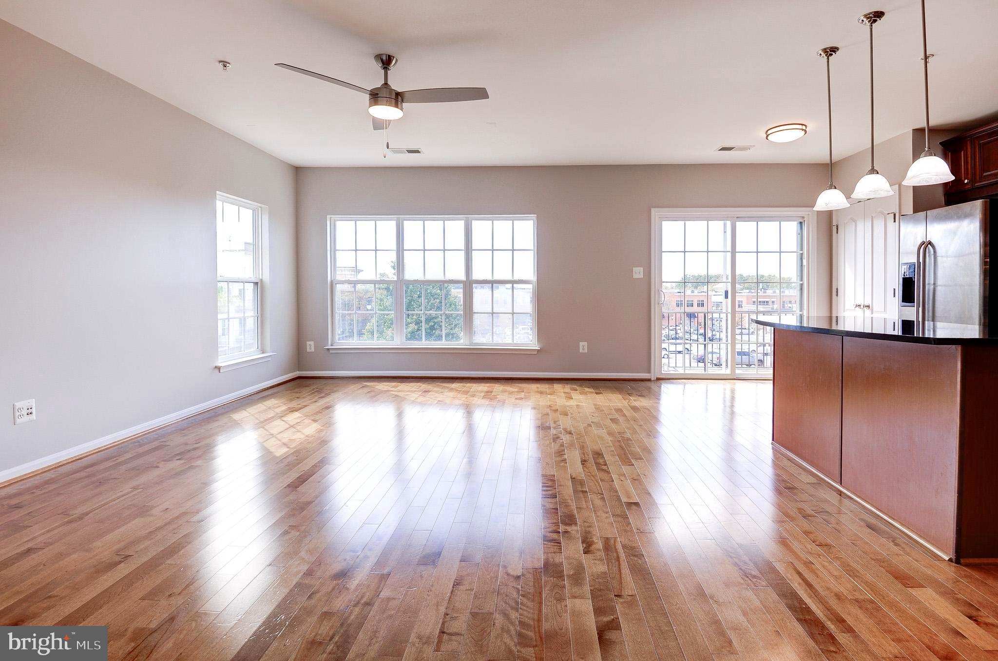 LANSDOWNE TOWN CENTER CONDOS - Residential