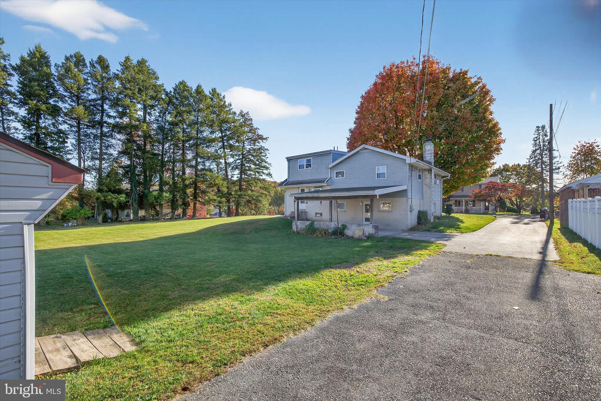 MONTROSE MANOR - Residential