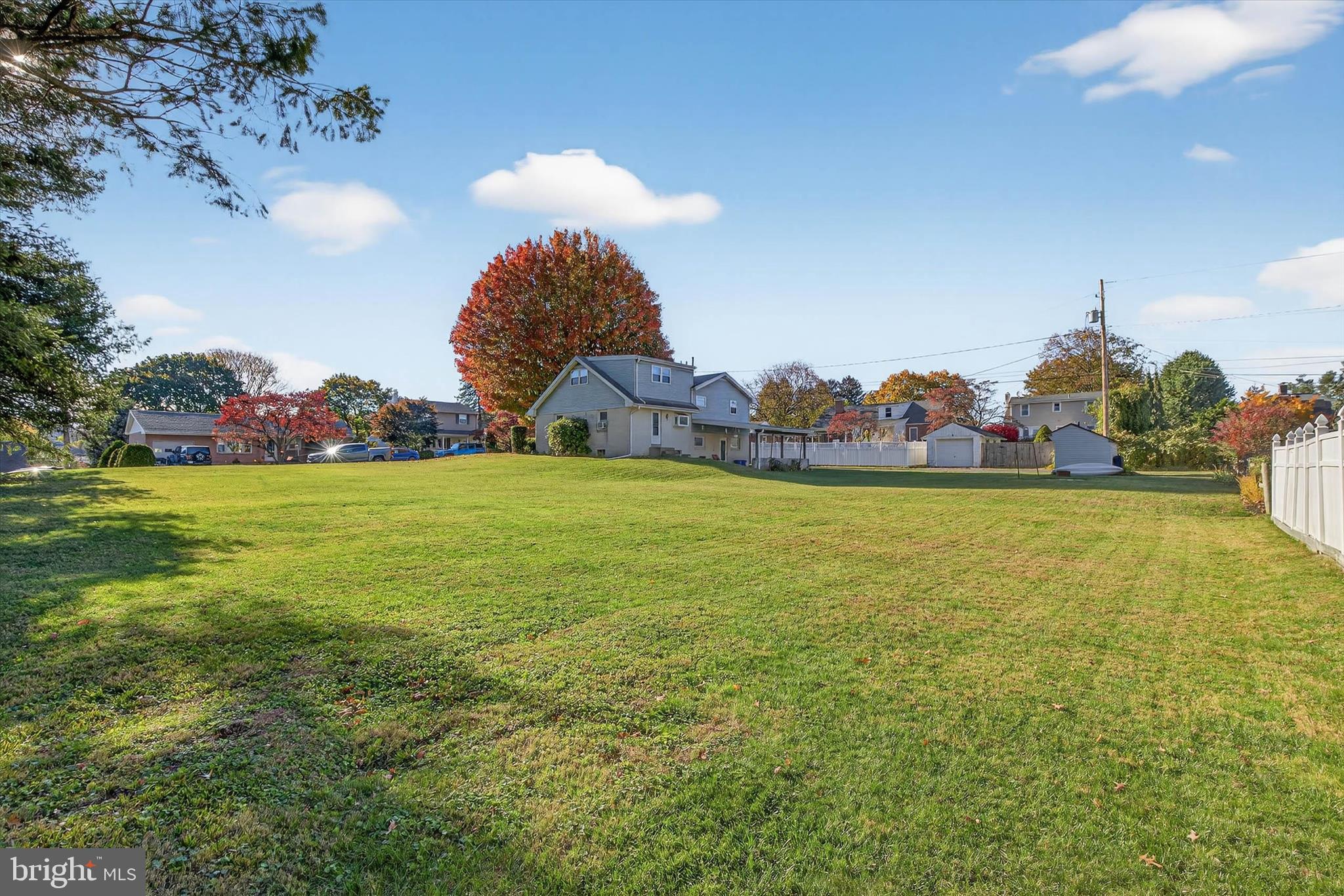 MONTROSE MANOR - Residential
