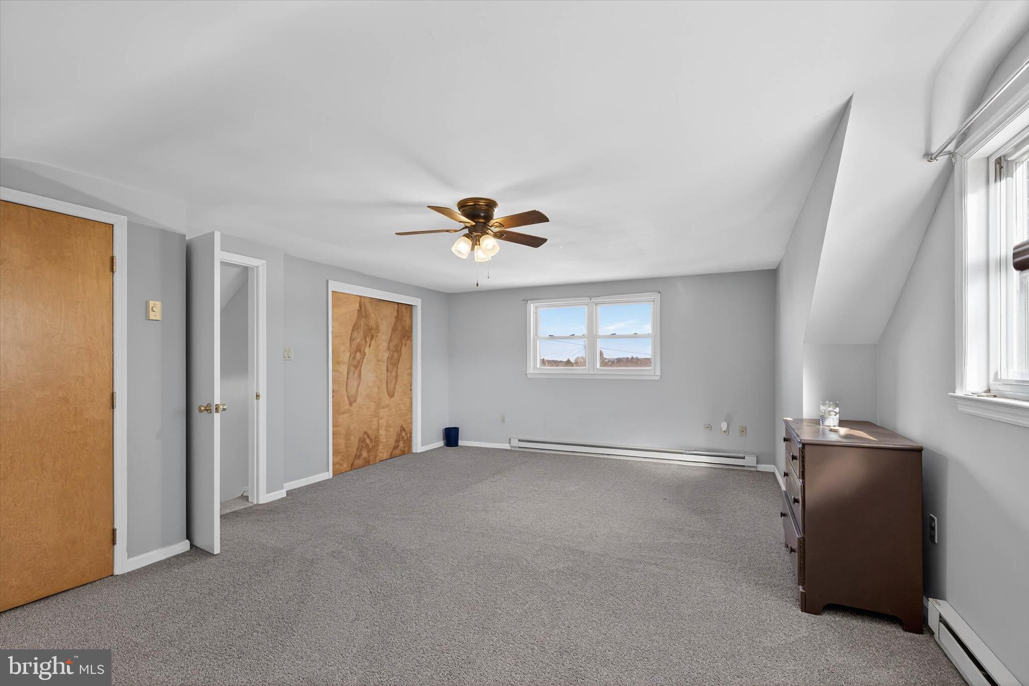 MONTROSE MANOR - Residential