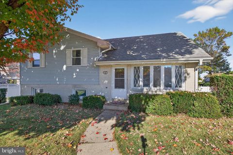 27 ROSEMONT AVENUE READING PA 19607