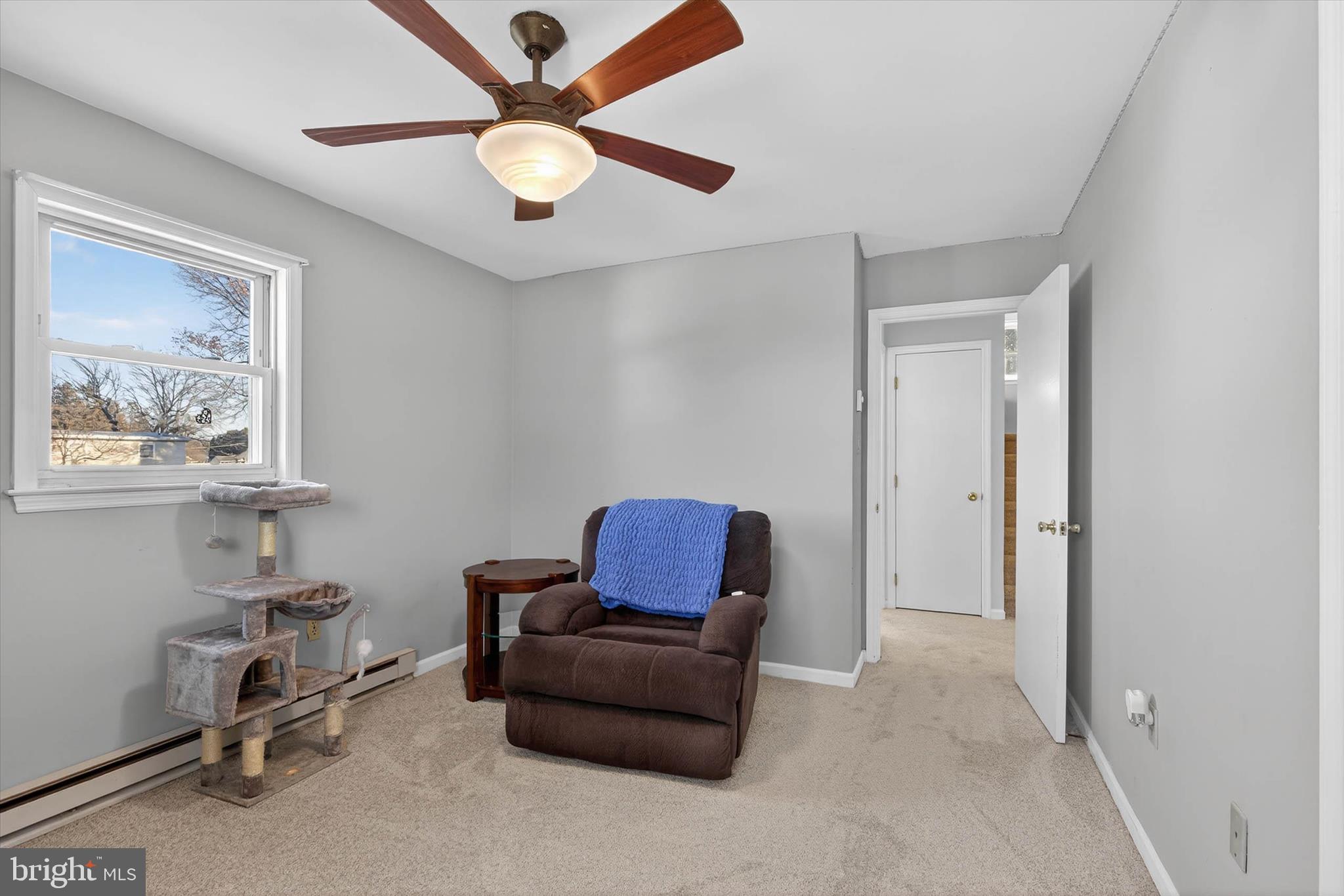 MONTROSE MANOR - Residential