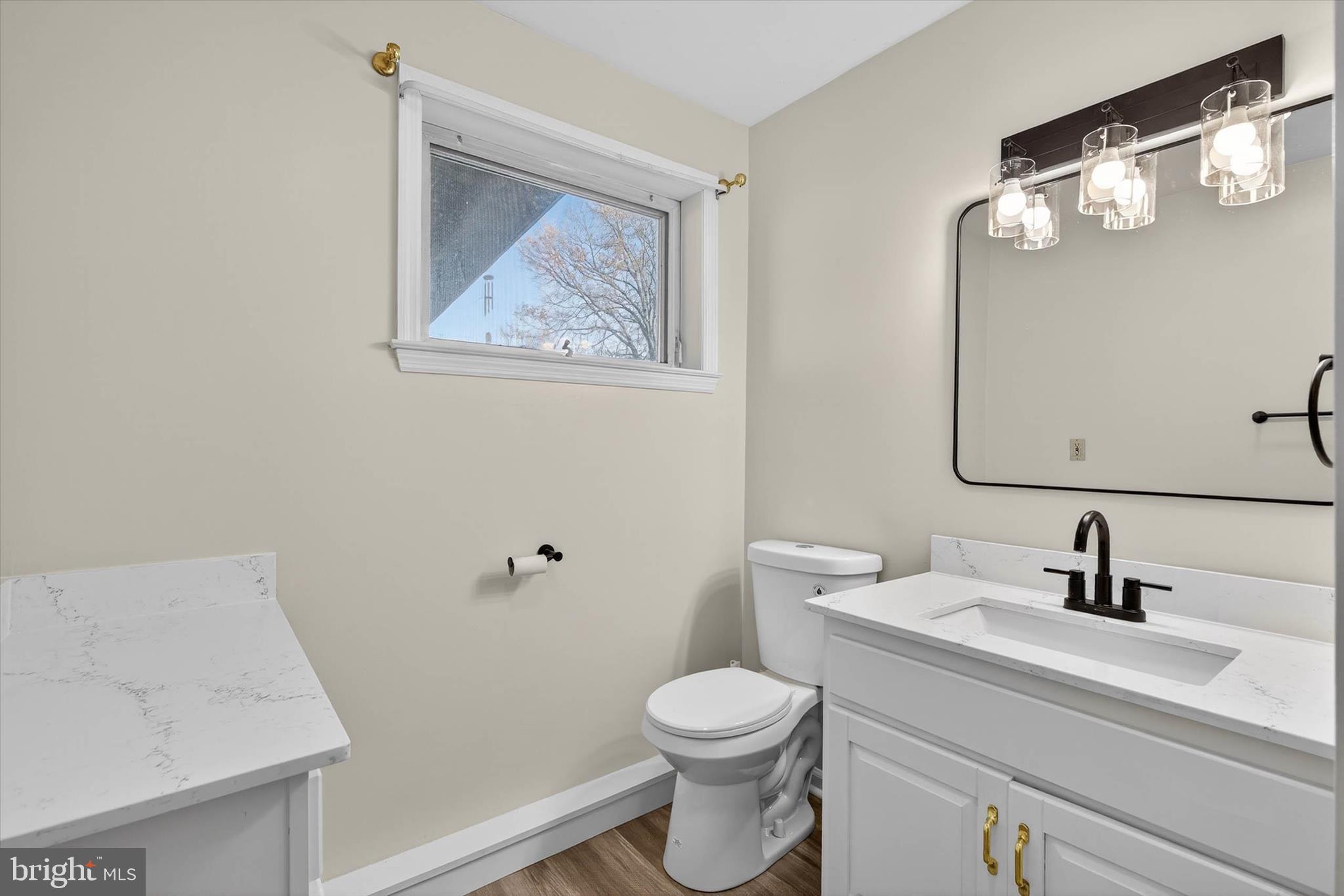 MONTROSE MANOR - Residential