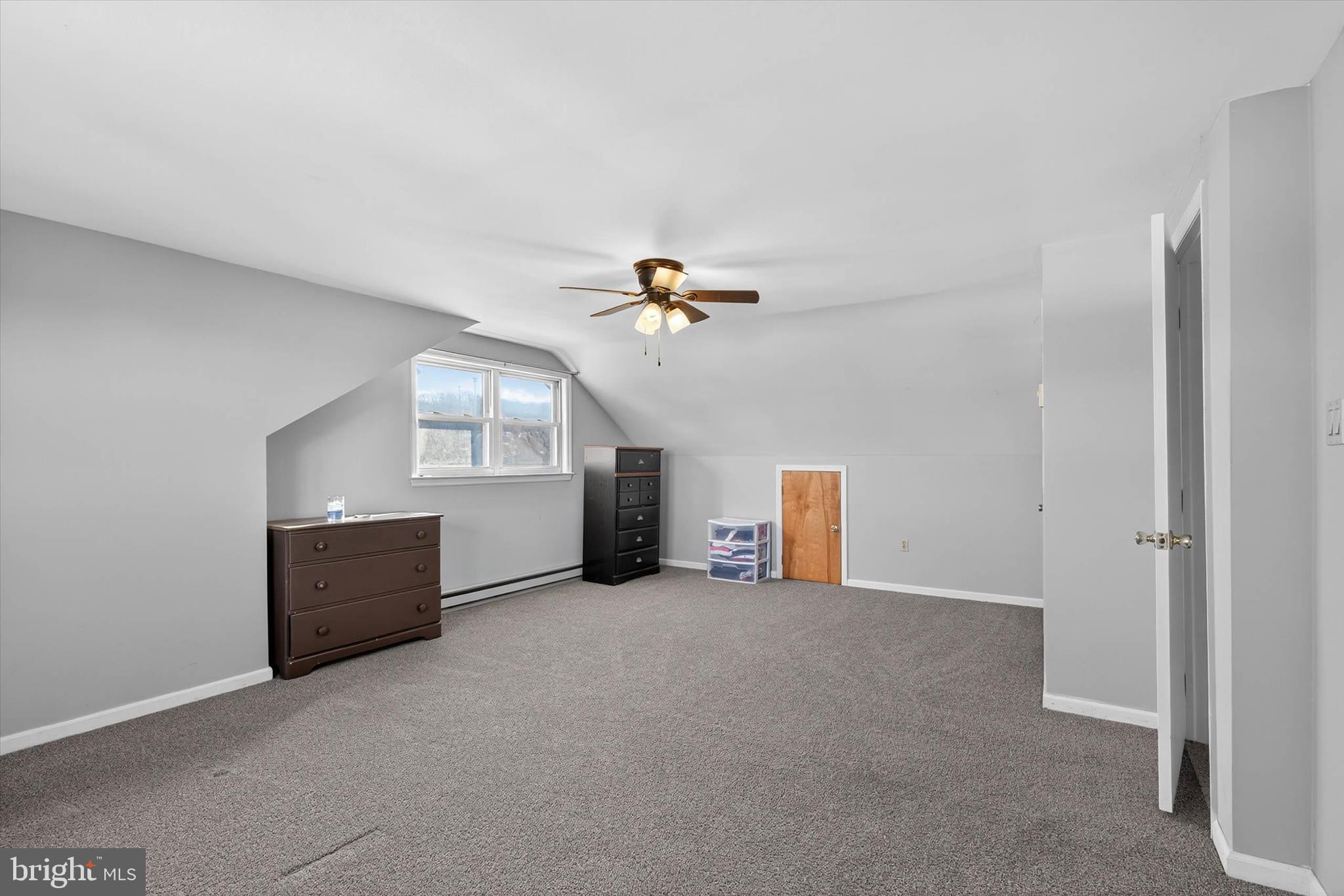 MONTROSE MANOR - Residential